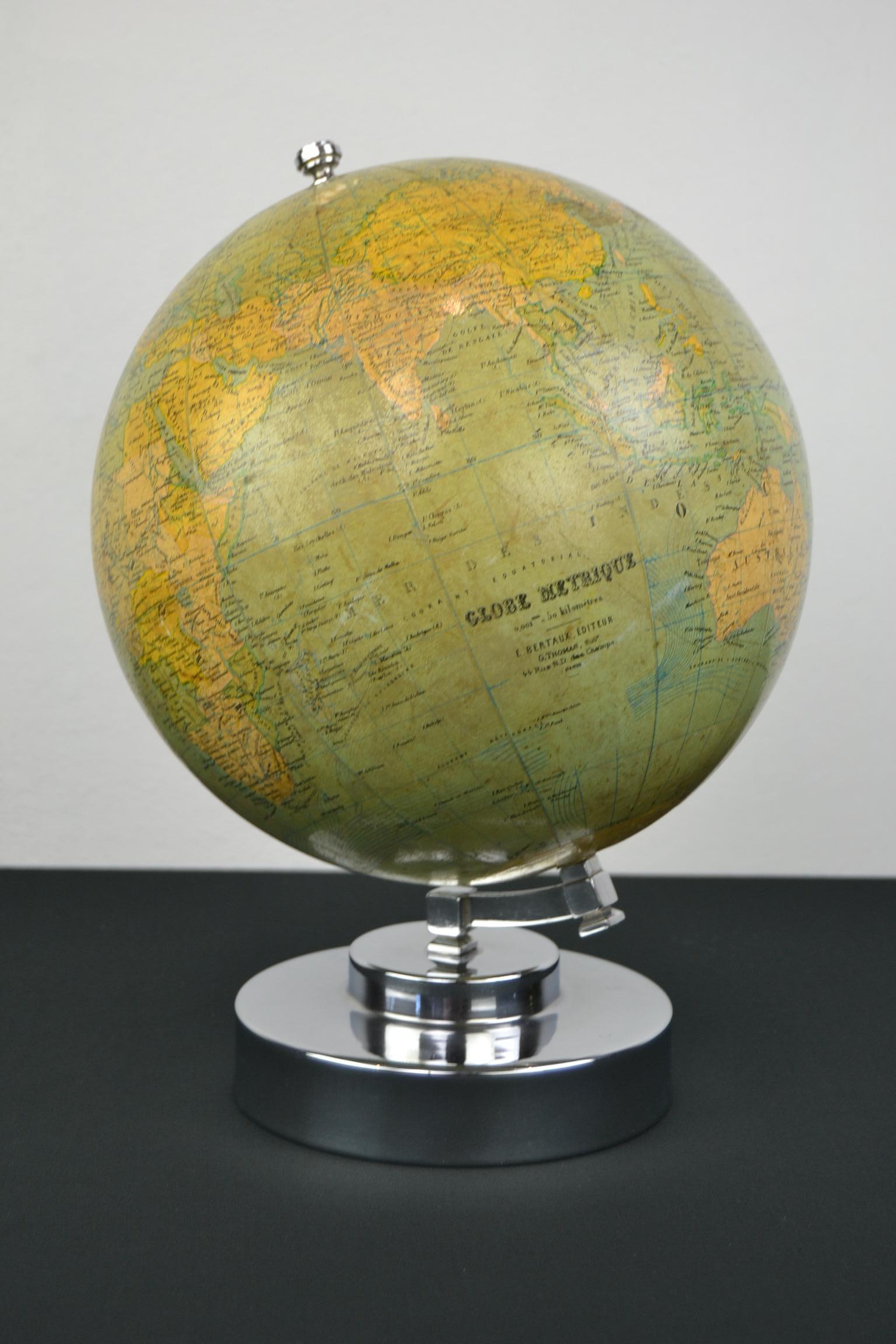 20th Century Plaster Globe Metrique on Chrome Base, G.Thomas Paris, E.Bertaux, France