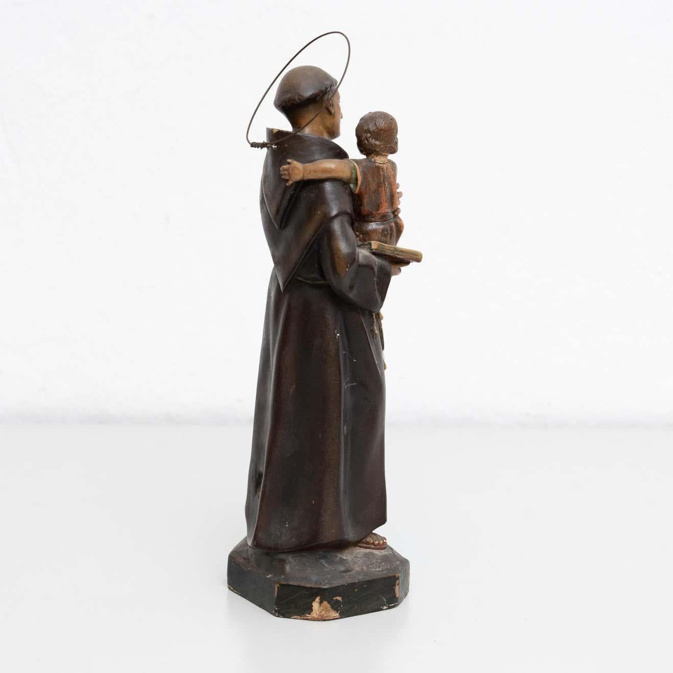 Plâtre Figure traditionnelle d'un saint en plâtre peinte à la main, vers 1930