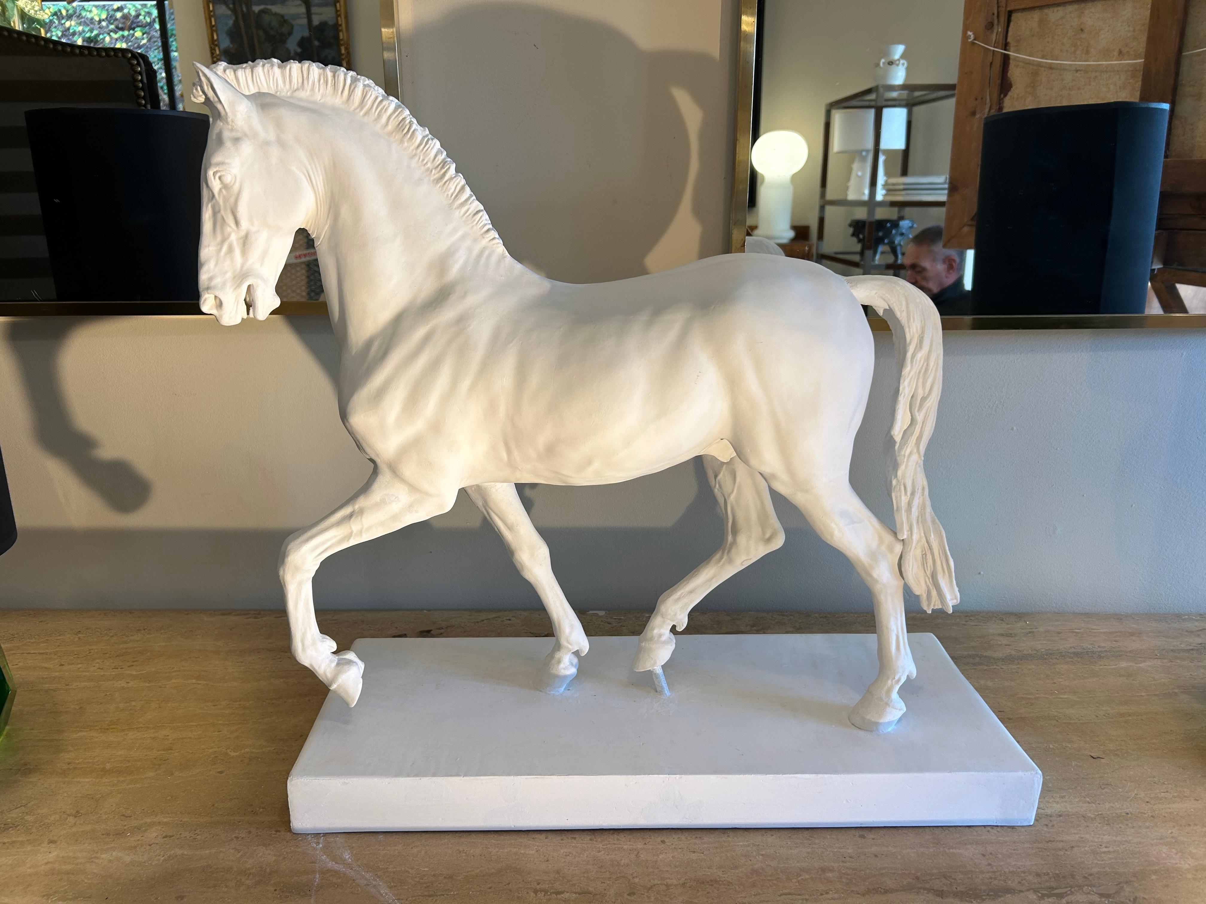 Cheval en plâtre, style académique. en vente 4