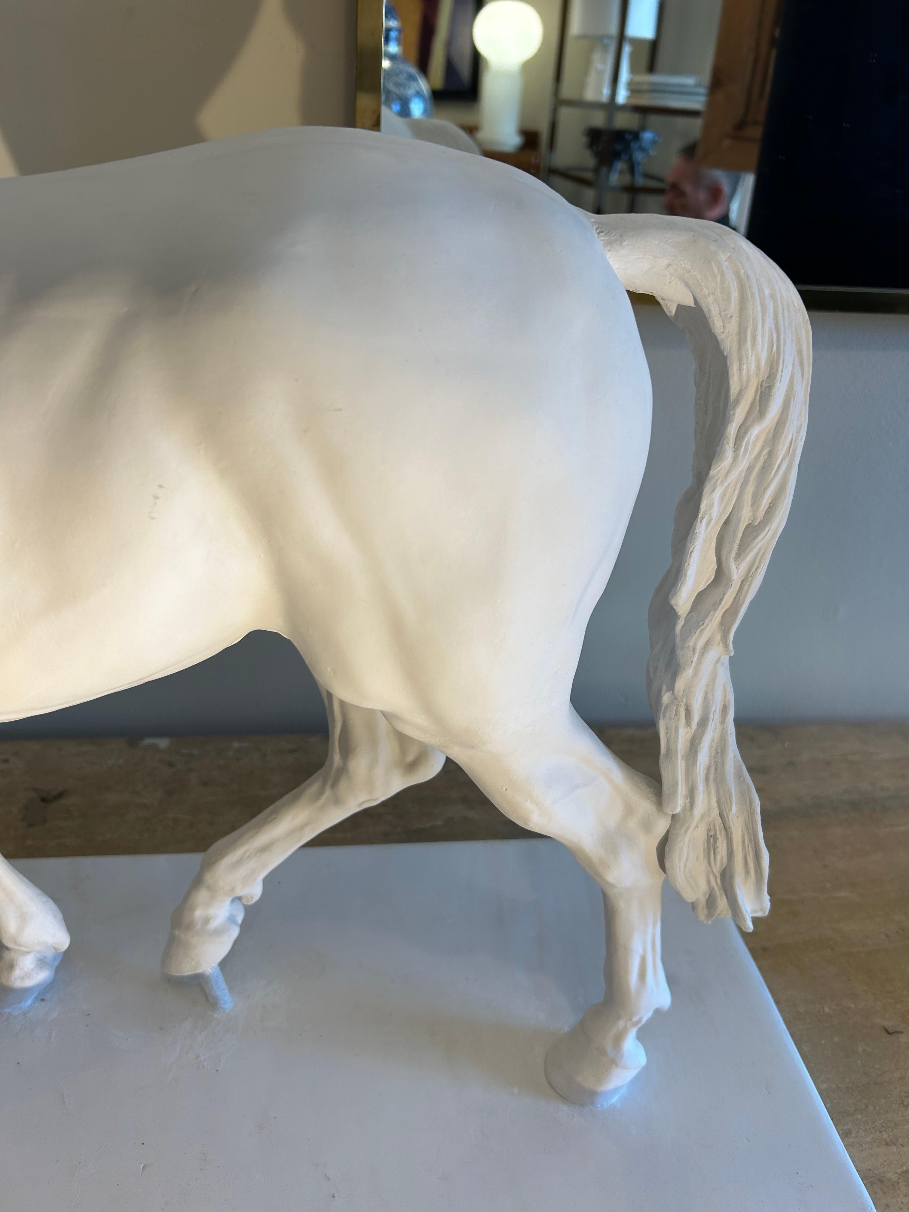 Cheval en plâtre, style académique. en vente 7