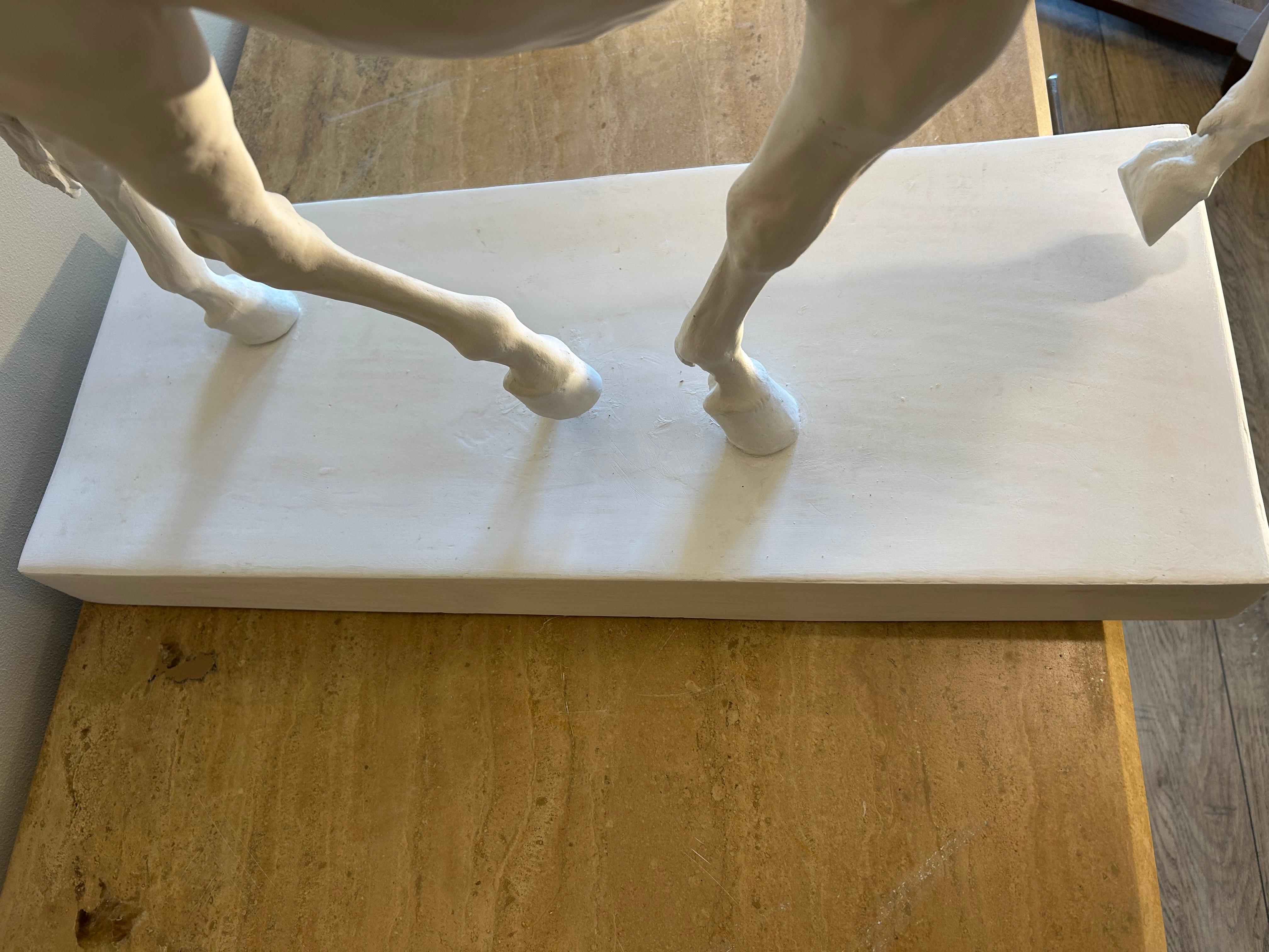 Plâtre Cheval en plâtre, style académique. en vente