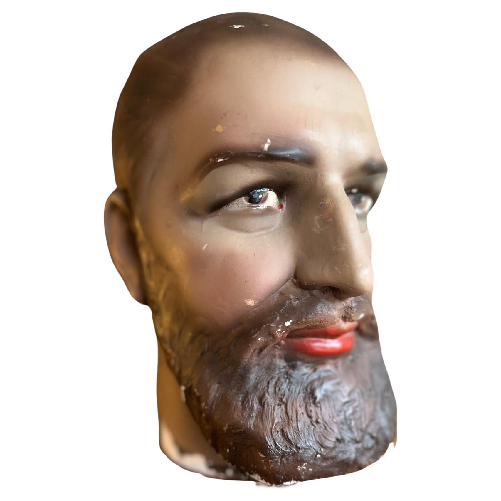 Tête de mannequin masculin en plâtre avec barbe