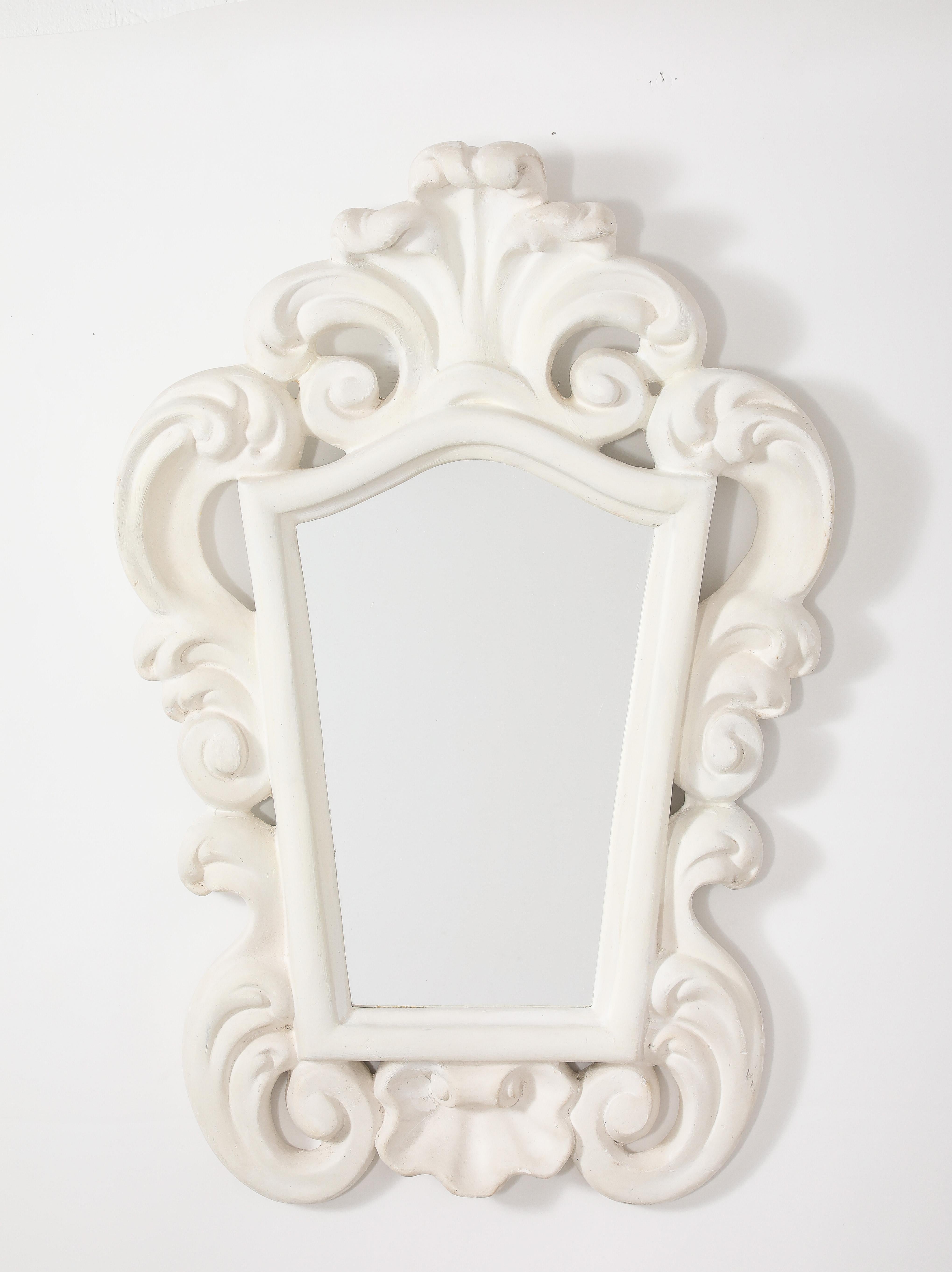Miroir fantaisiste en plâtre de style baroque à la manière de Serge Roche.