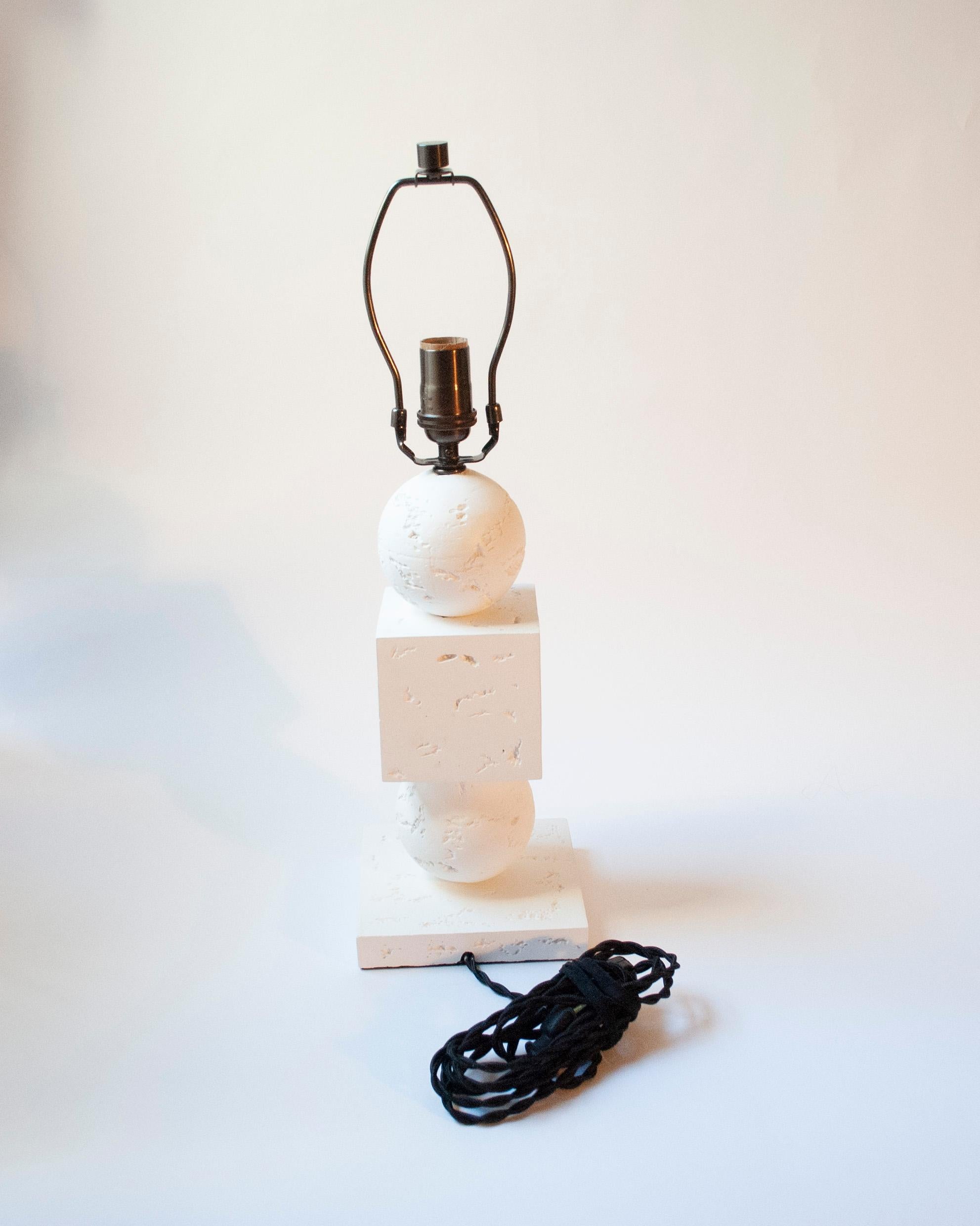 Lámpara de mesa neoclásica de escayola, Estados Unidos, Contemporáneo Siglo XXI y contemporáneo en venta