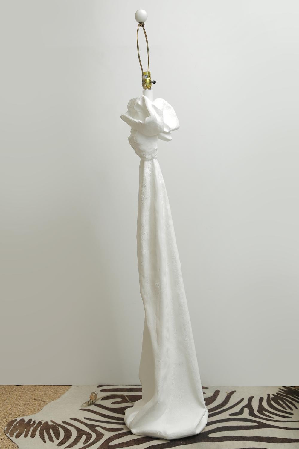 Lampadaire de style John Dickinson de Paris en plâtre blanc noué et drapé en vente 5