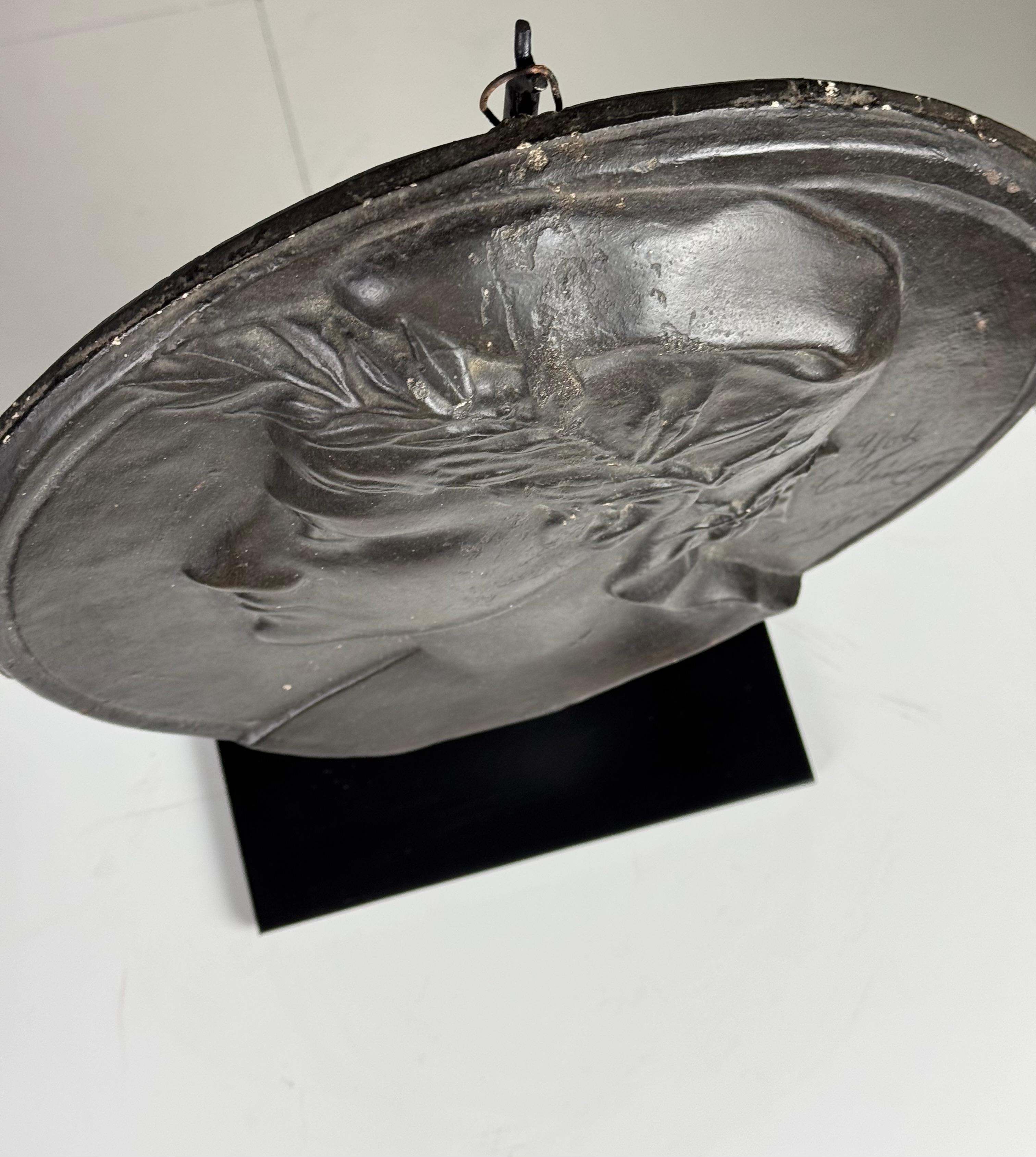 Plaster Plaque 1915 on Stand For Sale 7