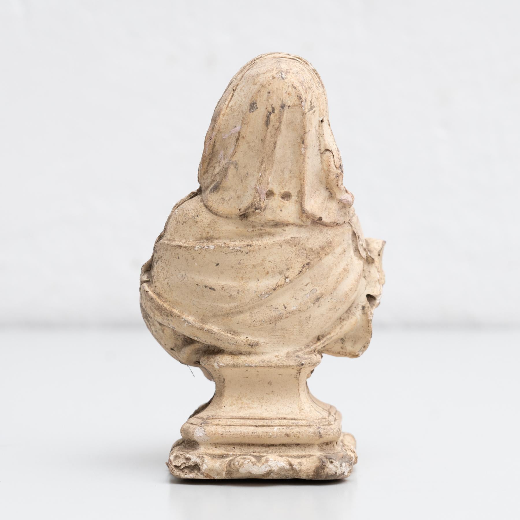 Plaster Praying Virgin Traditional Figure, circa 1950 For Sale 6
