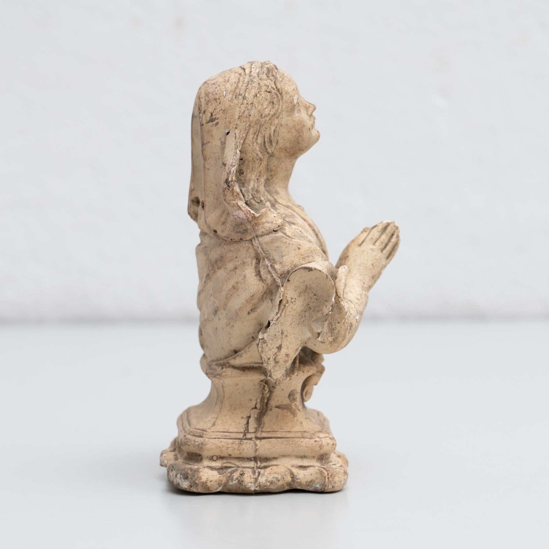 Plaster Praying Virgin Traditional Figure, circa 1950 For Sale 2