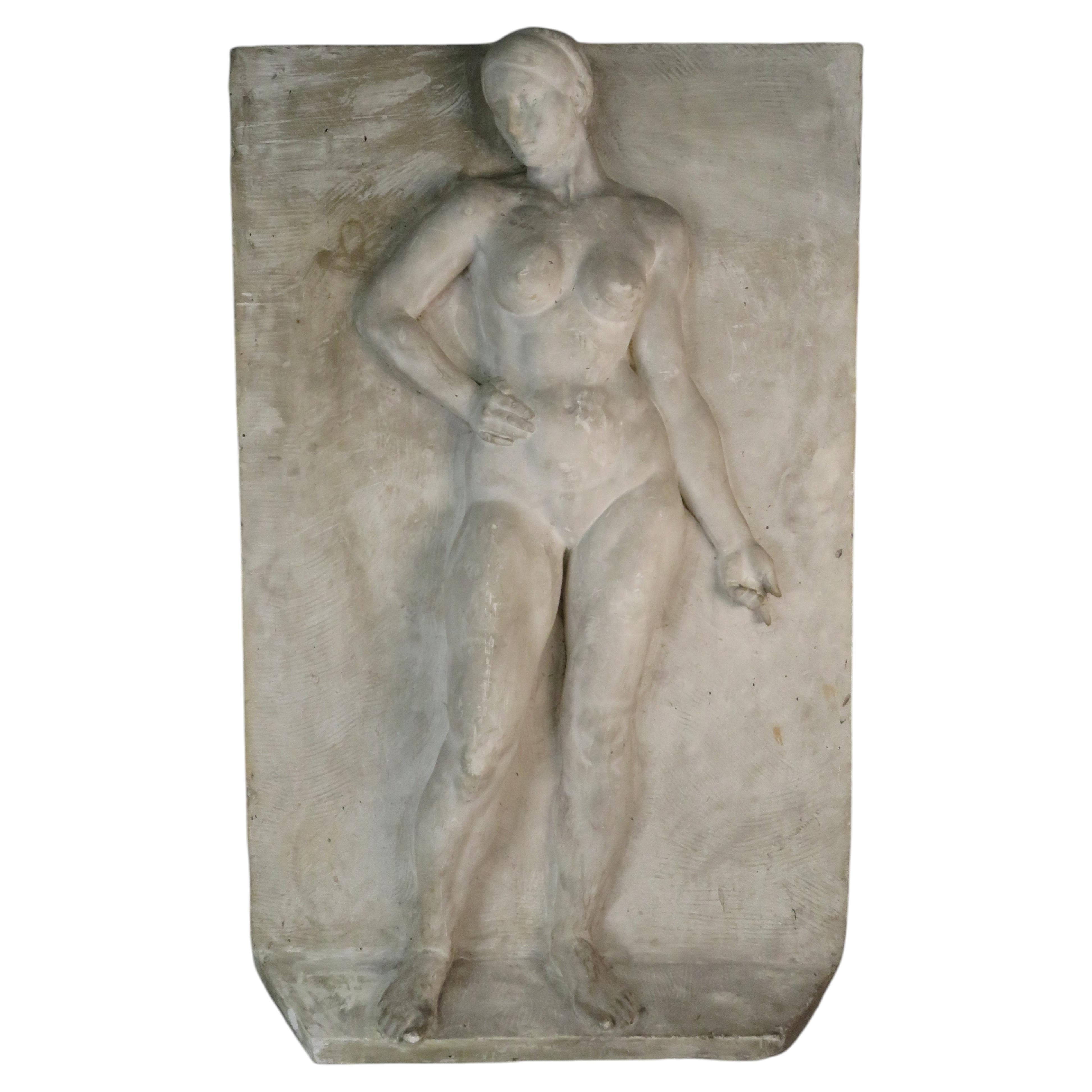 Gipsrelief eines weiblichen Aktes von Gregorio Domingo Gutierrez