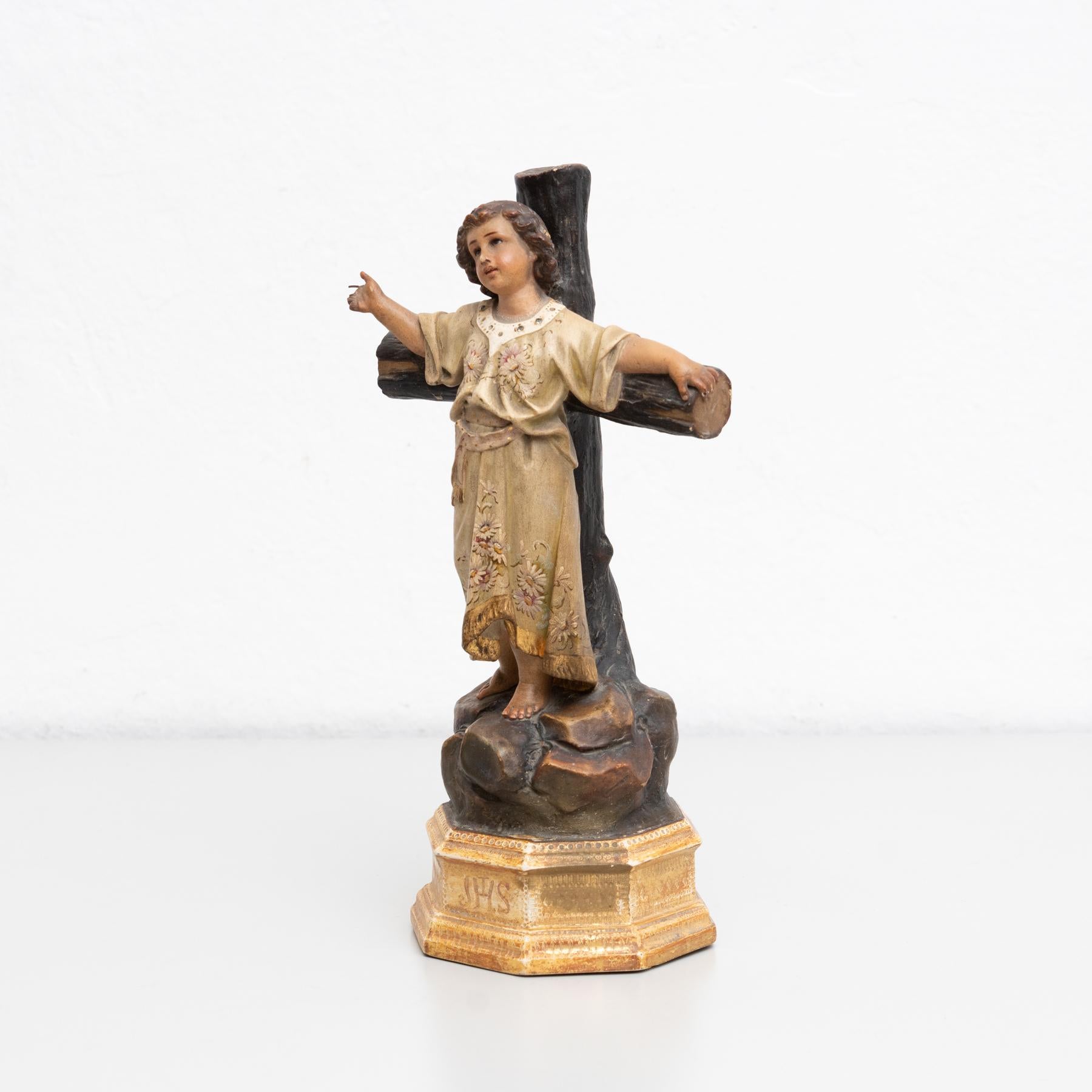 Figure religieuse traditionnelle de l'Enfant Jésus en plâtre, vers 1930 en vente 2