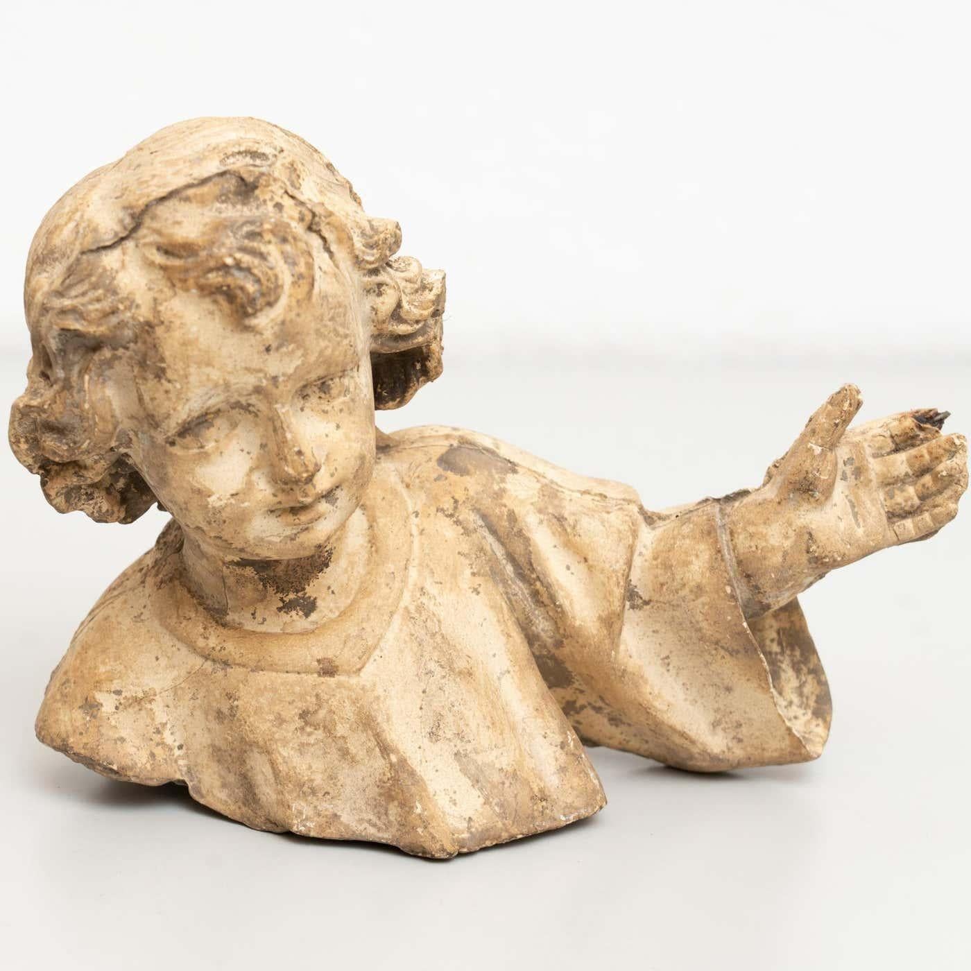 Plaster Religious Baby Jesus Traditional Figure, circa 1950 In Good Condition For Sale In Barcelona, ES