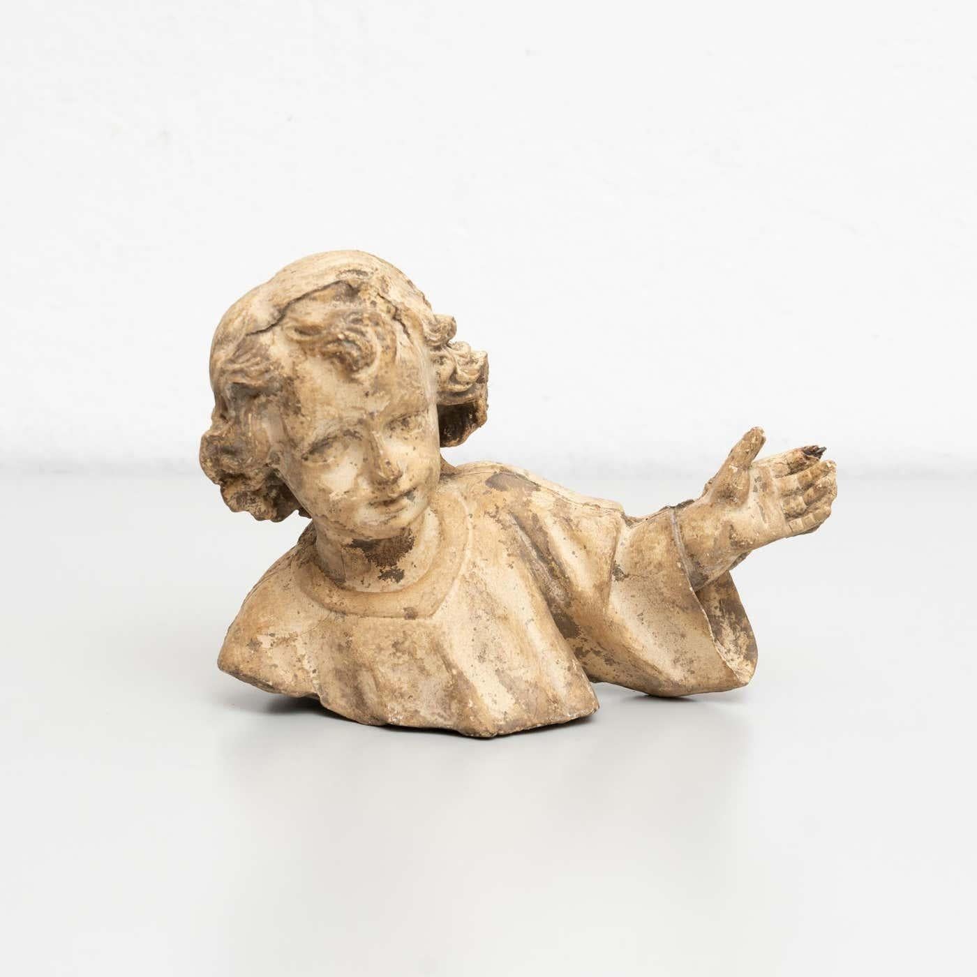 Milieu du XXe siècle Figure religieuse traditionnelle de l'Enfant Jésus en plâtre, vers 1950 en vente