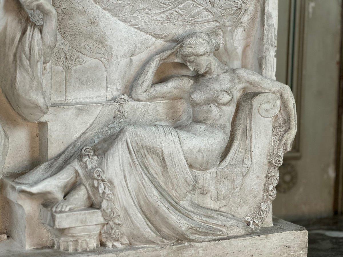 Escultura de escayola, joven y anciano, sin firma