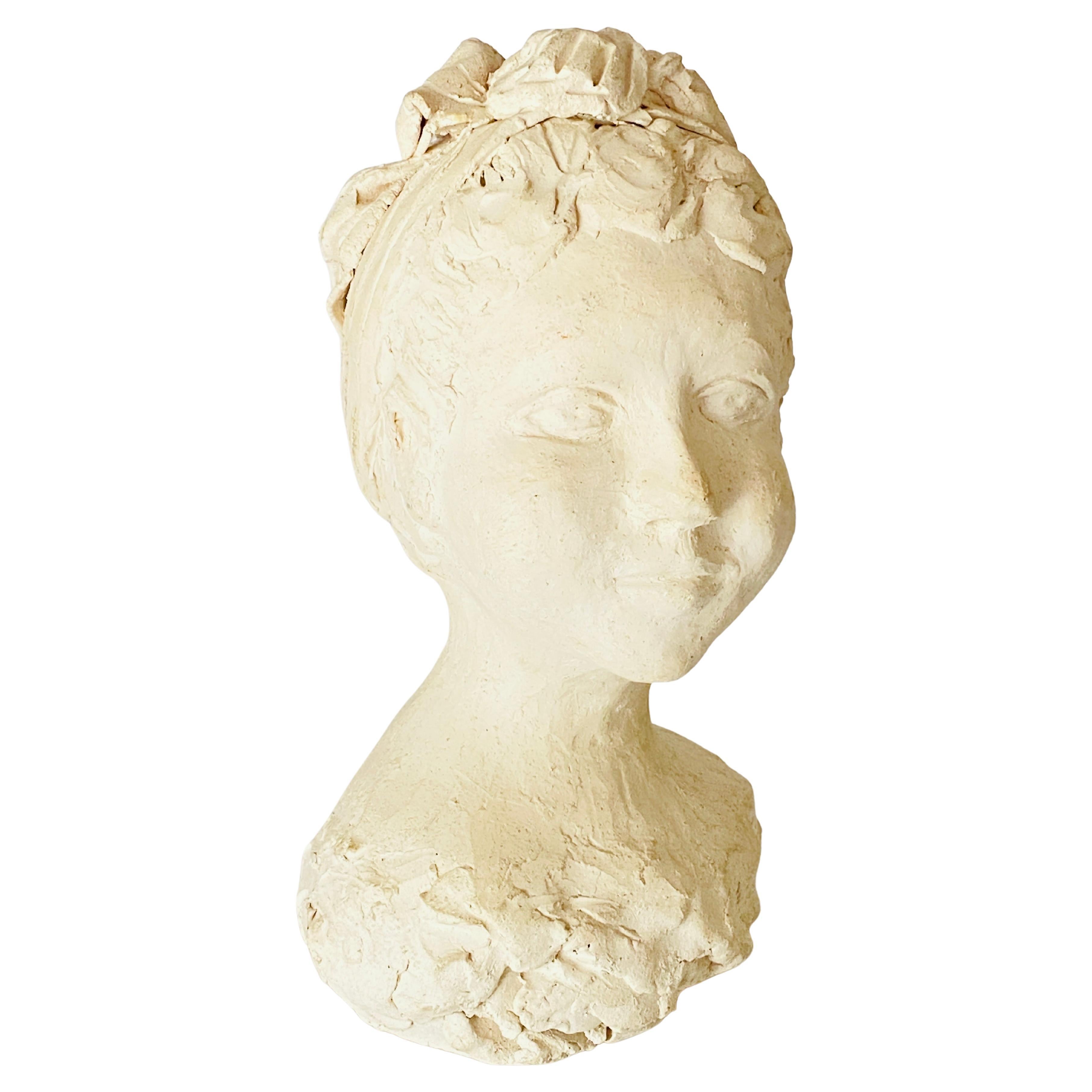 Buste de femme en plâtre de la période Art Déco, France, circa 1930