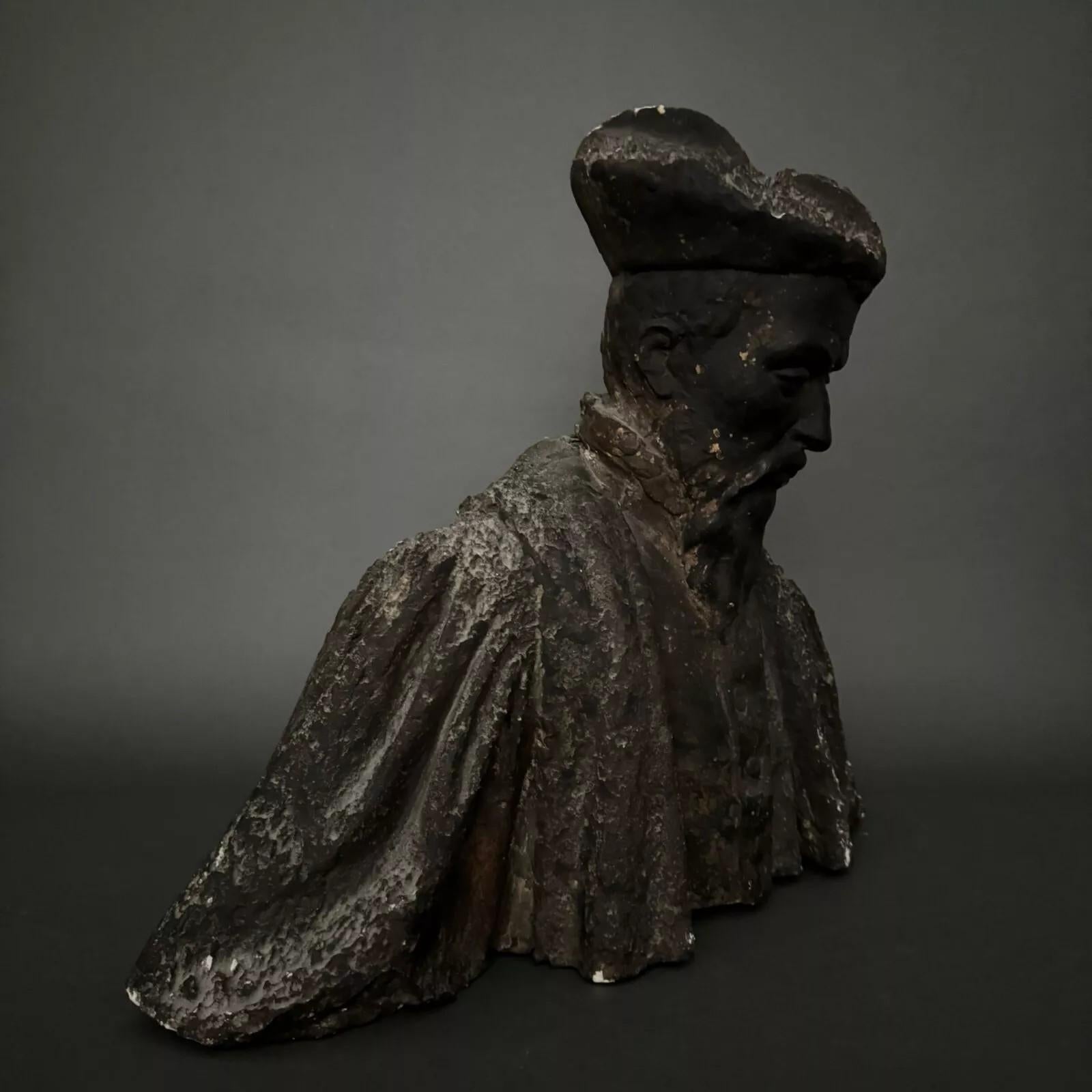 Plaster sculpture by Charles Filleul, bust of a Renaissance man. For Sale 3