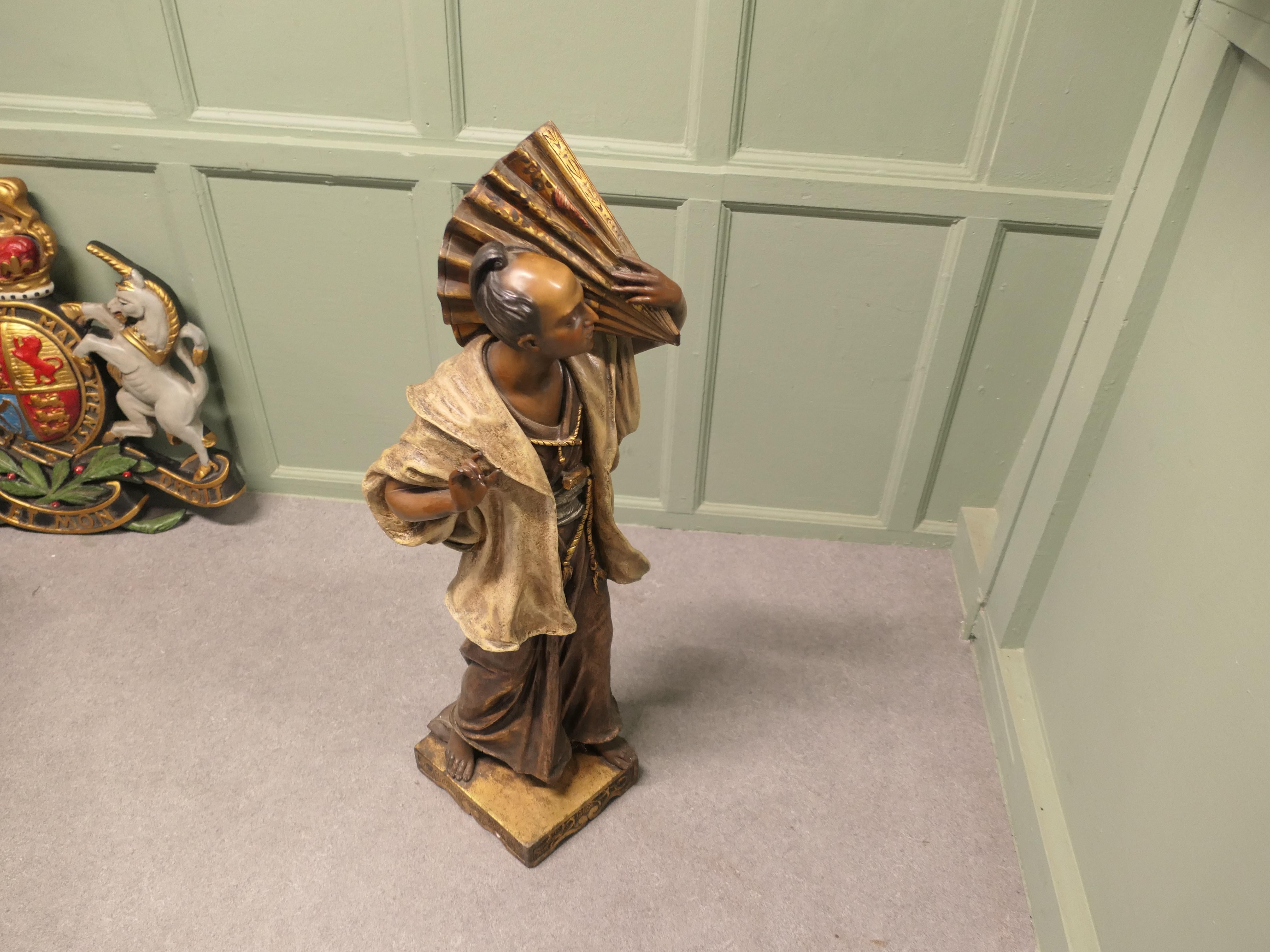 Plâtre Sculpture en plâtre d'un guerrier samouraï Les samouraïs étaient une caste de guerriers. en vente