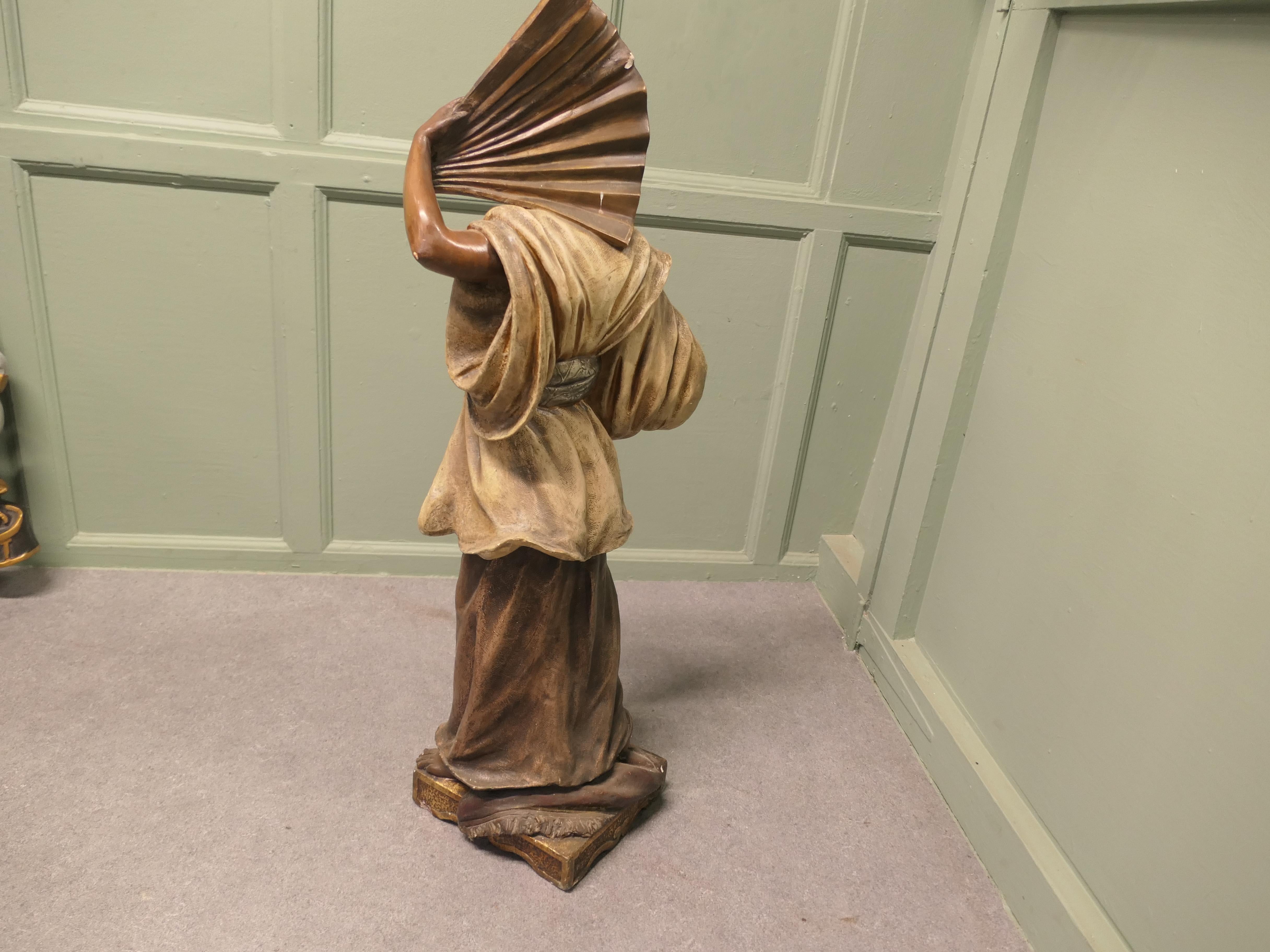 Sculpture en plâtre d'un guerrier samouraï Les samouraïs étaient une caste de guerriers. en vente 1