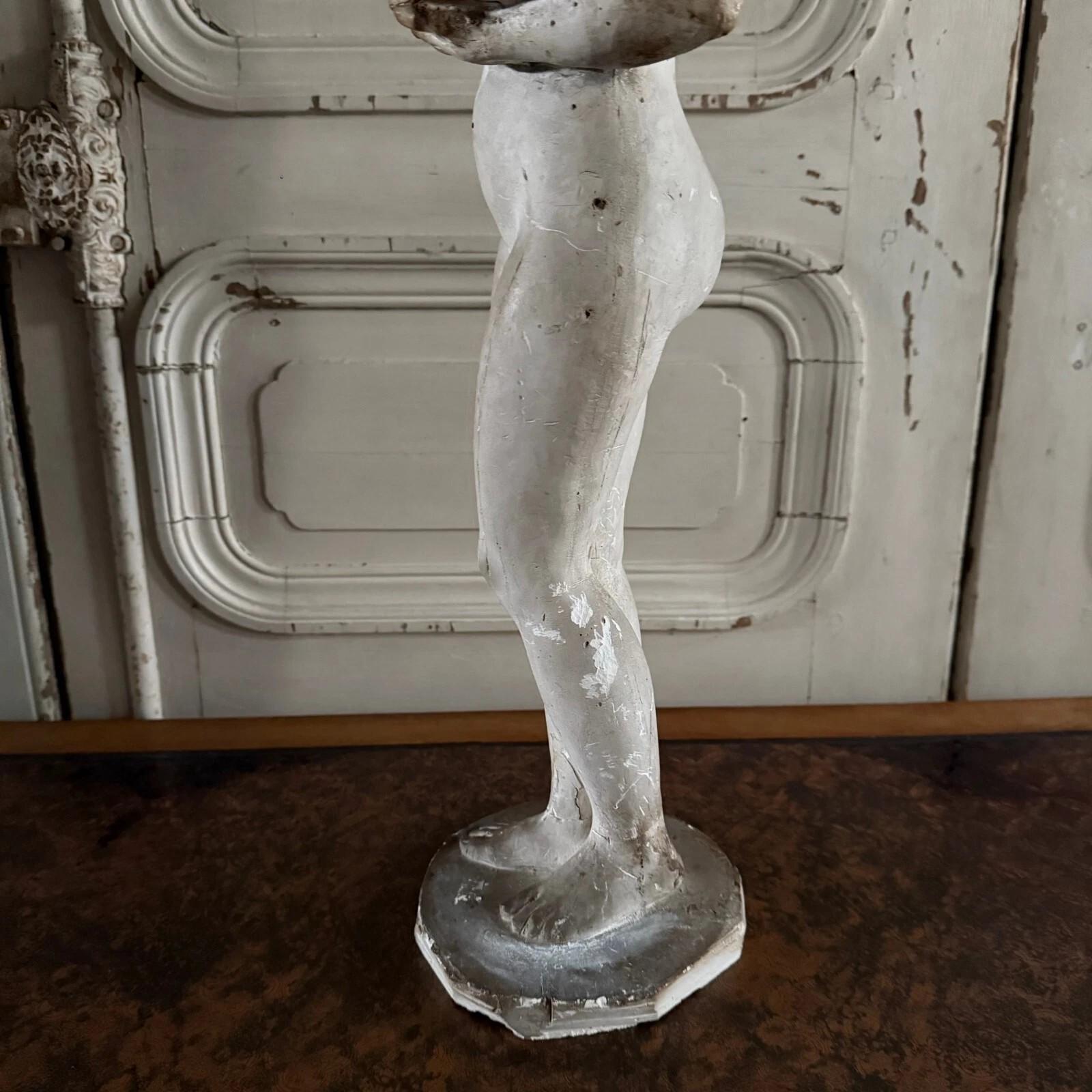 XX secolo Statua in gesso da studio di Charles Charles Filleul, soggetto femminile con scatola, 20° secolo in vendita