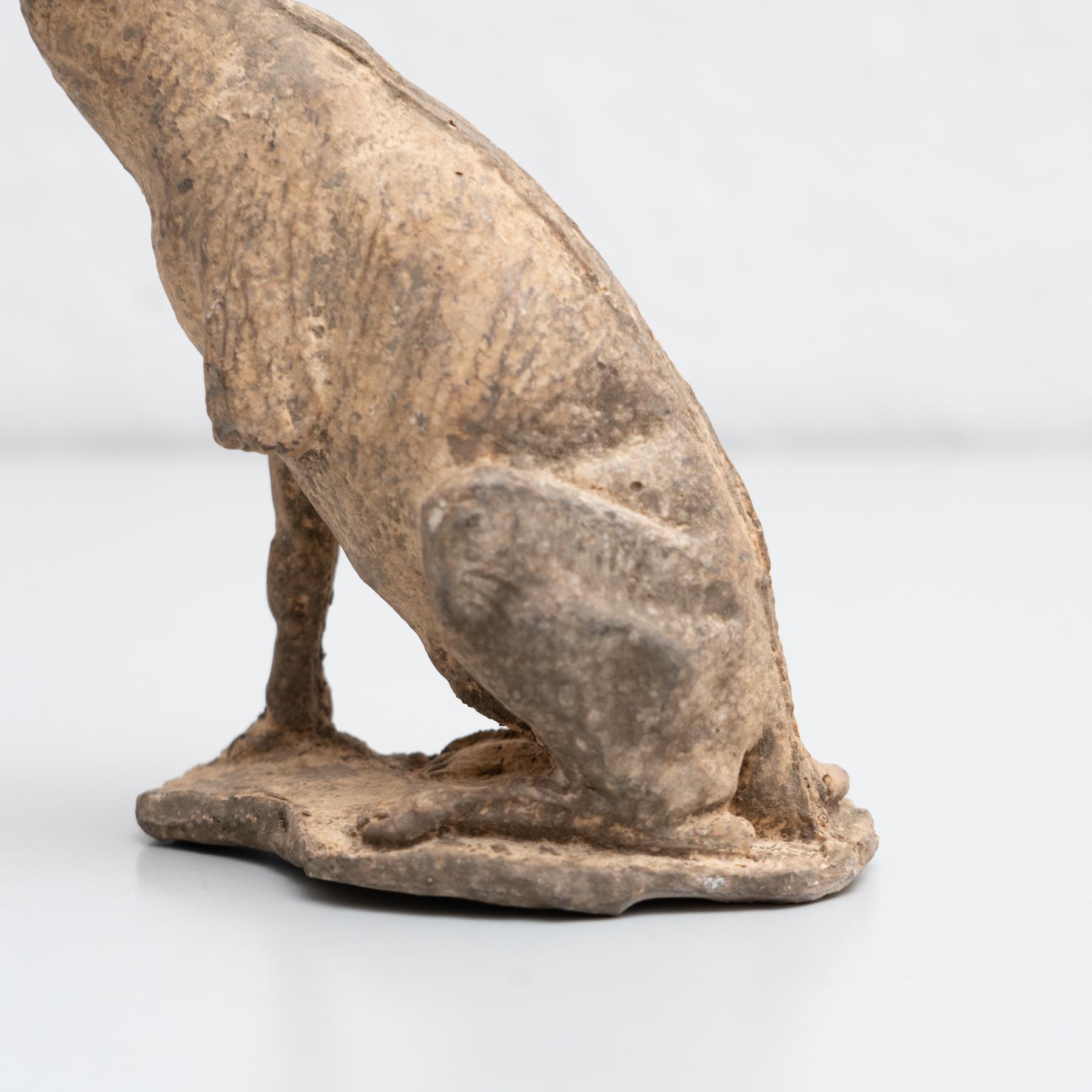 Figure de chien traditionnelle en plâtre, datant d'environ 1950 en vente 2
