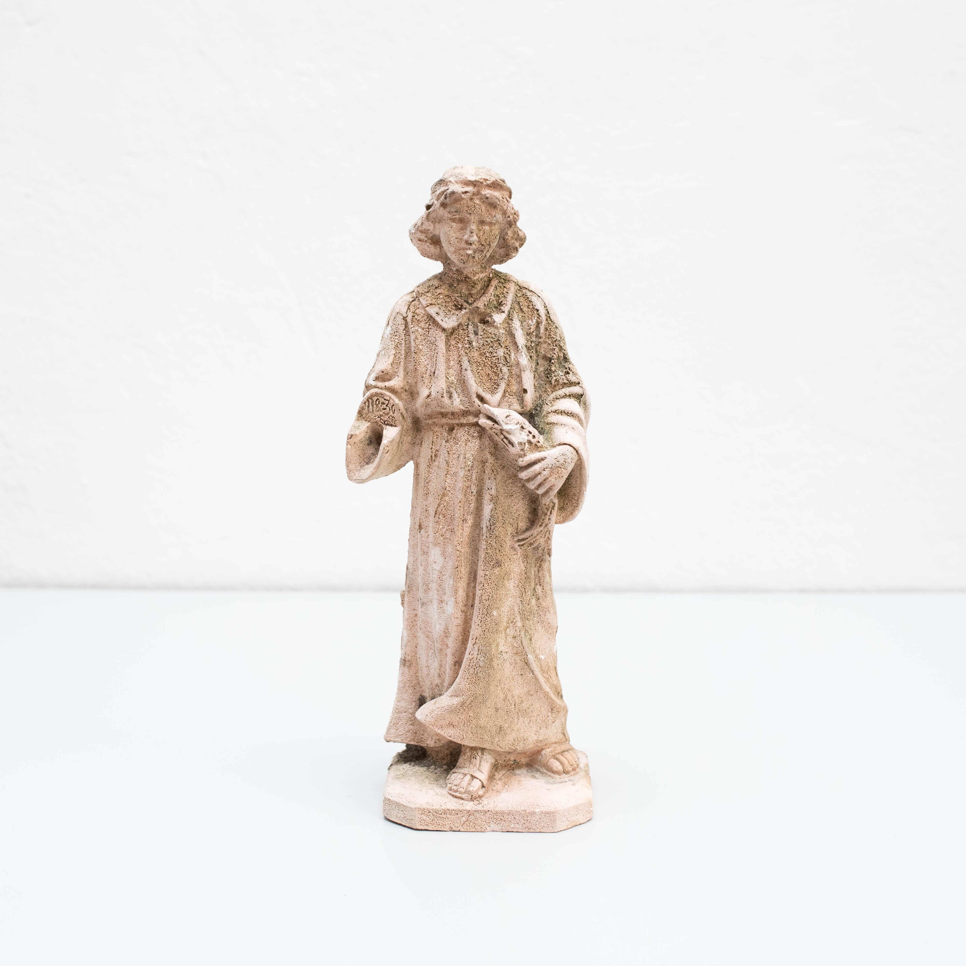 Figure religieuse traditionnelle en plâtre.    Fabriqué dans un atelier catalan traditionnel, Espagne, vers 1930.    En état d'origine, avec une usure mineure conforme à l'âge et à l'utilisation, préservant une belle patine.    Matériaux :  Du