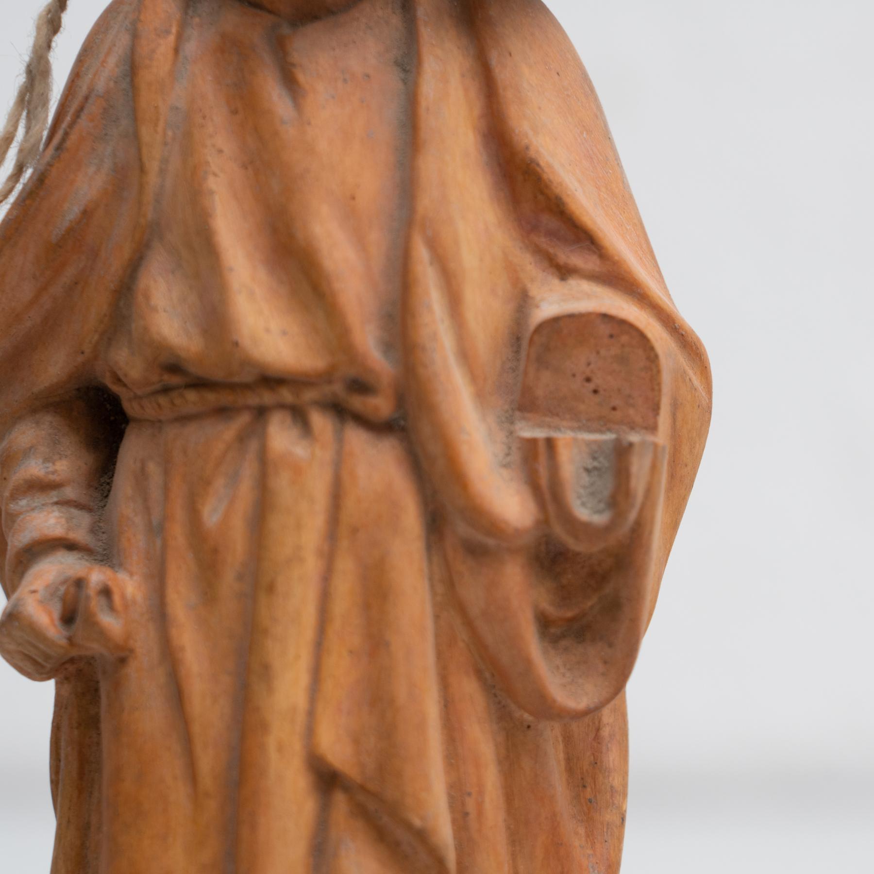 Plaster Traditional Figure of a Saint, circa 1950 In Good Condition For Sale In Barcelona, ES