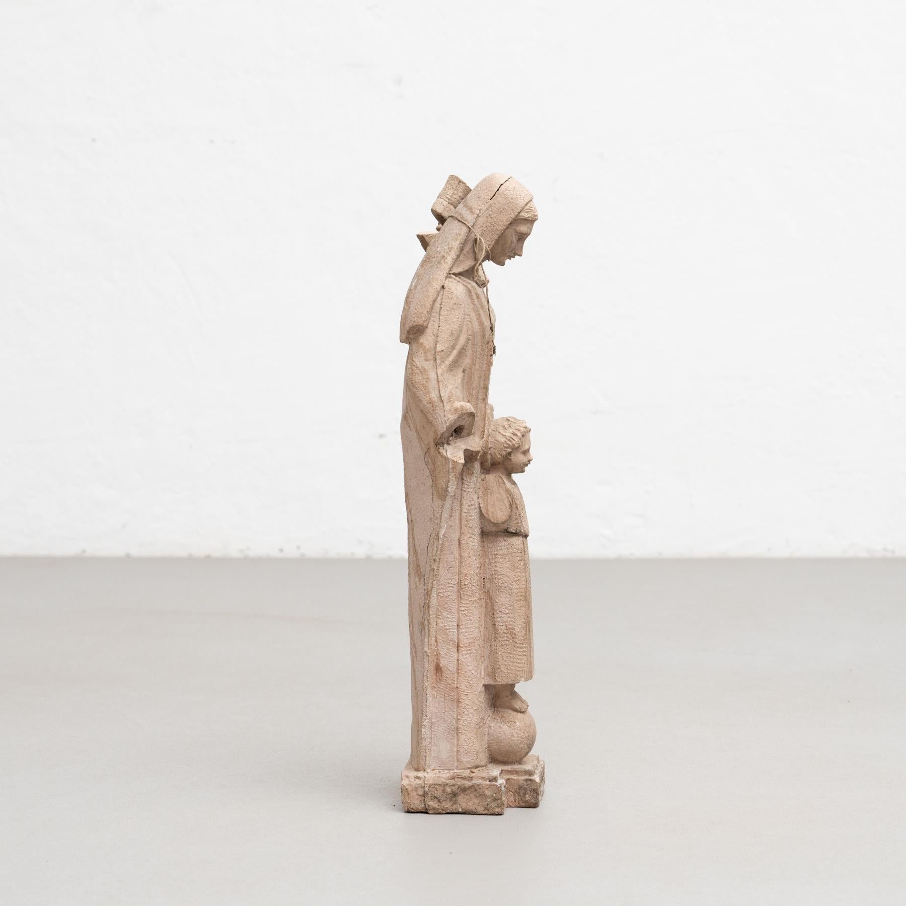 Plaster Traditional Spanish Figure of a Virgin, circa 1950 In Good Condition For Sale In Barcelona, ES