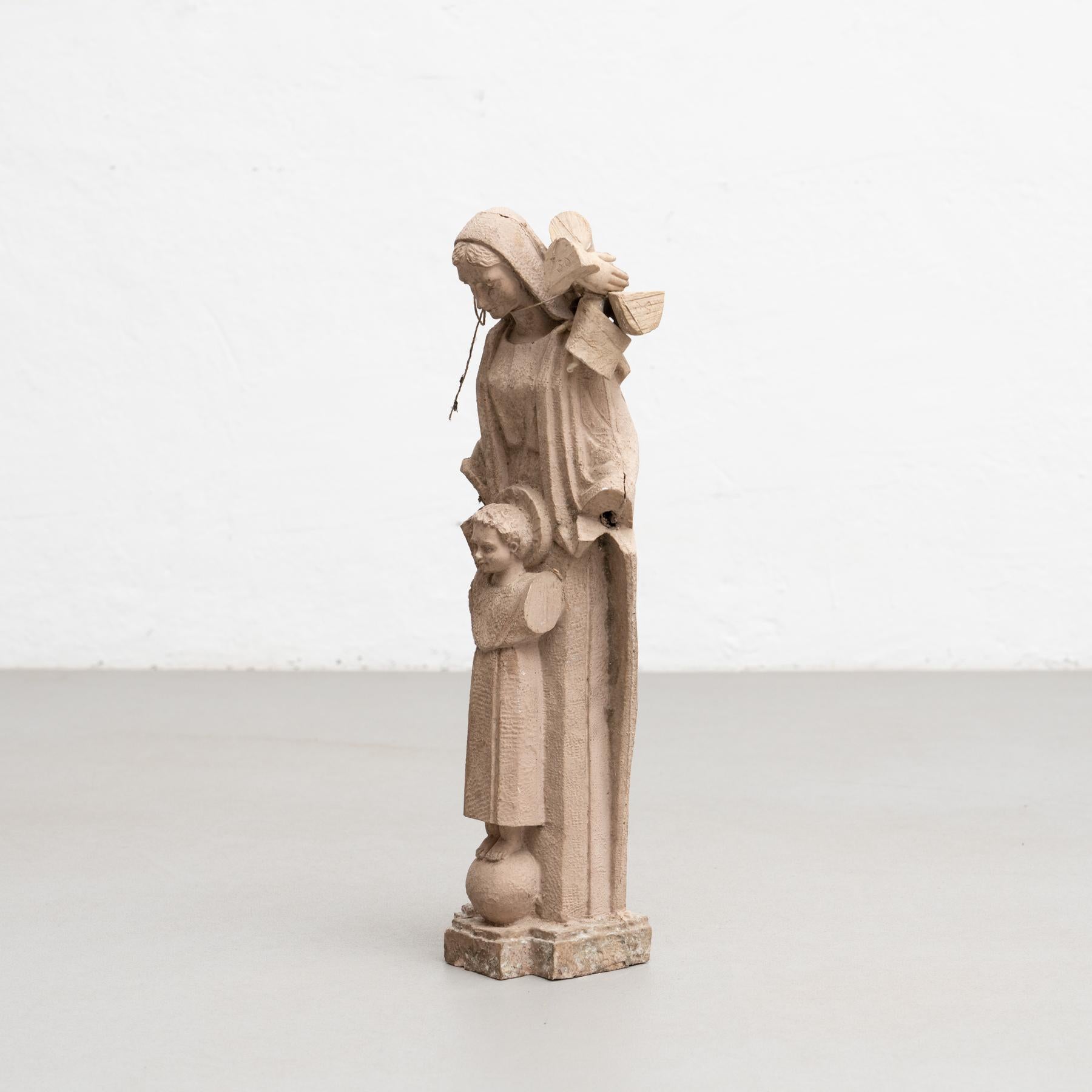 Plaster Traditional Spanish Figure of a Virgin, circa 1950 For Sale 3