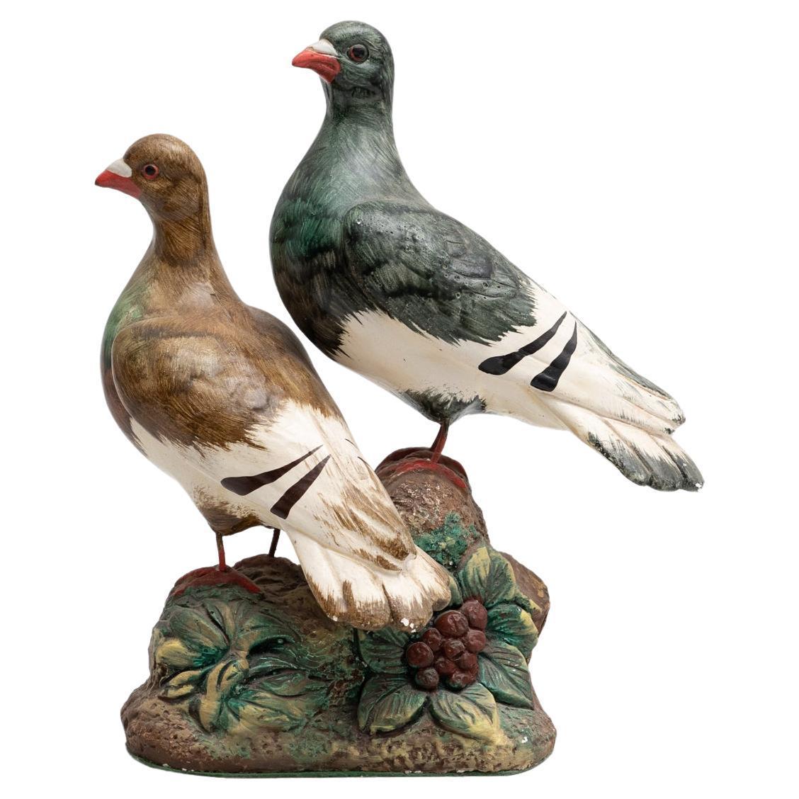 Figura tradicional de escayola de dos palomas, hacia 1950