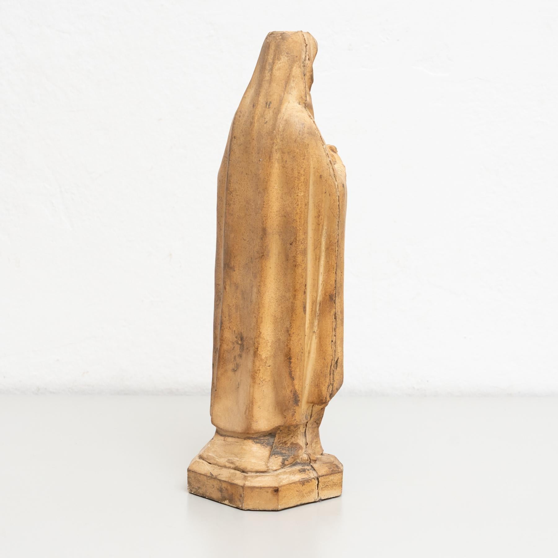 Plaster Virgin Traditional Figure, circa 1950 For Sale 5