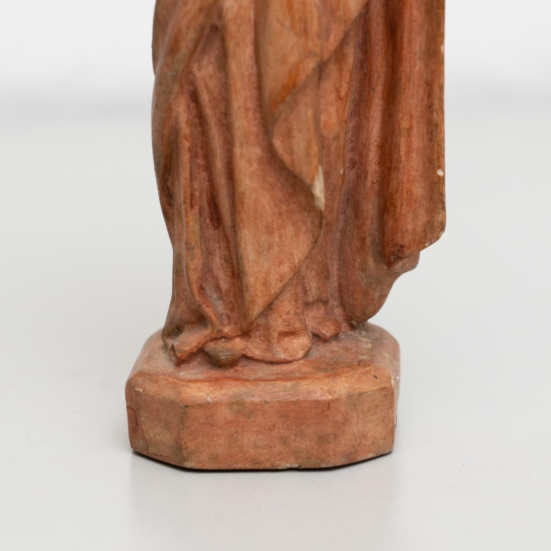 Plaster Virgin Traditional Figure, circa 1950 In Good Condition For Sale In Barcelona, ES