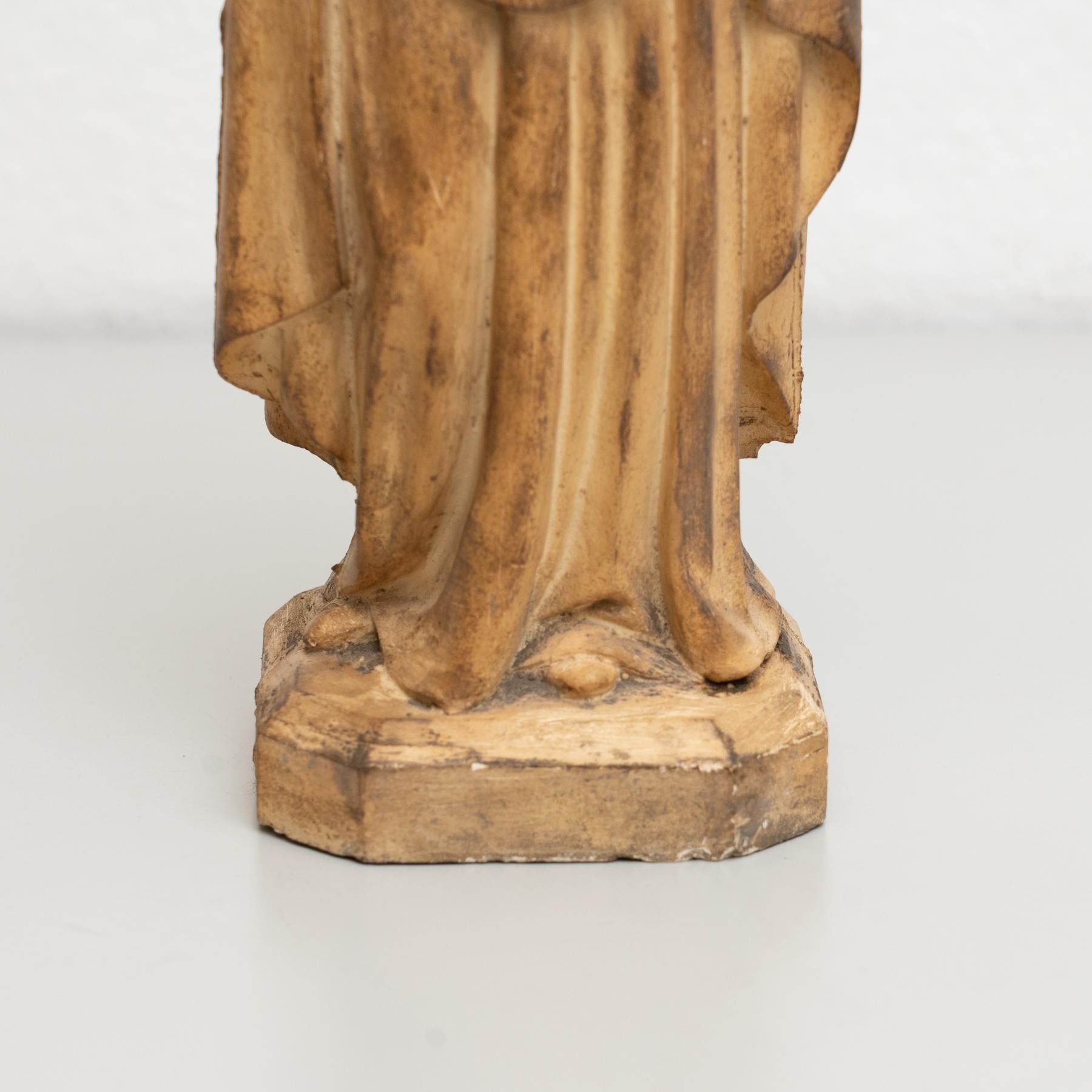 Plaster Virgin Traditional Figure, circa 1950 In Good Condition For Sale In Barcelona, Barcelona