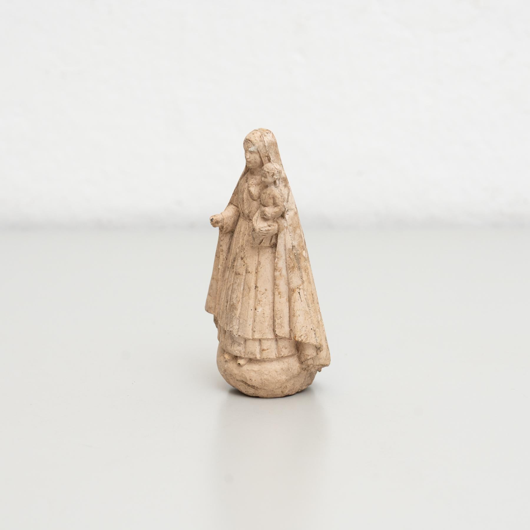 Plâtre Vierge traditionnelle en plâtre, vers 1950 en vente