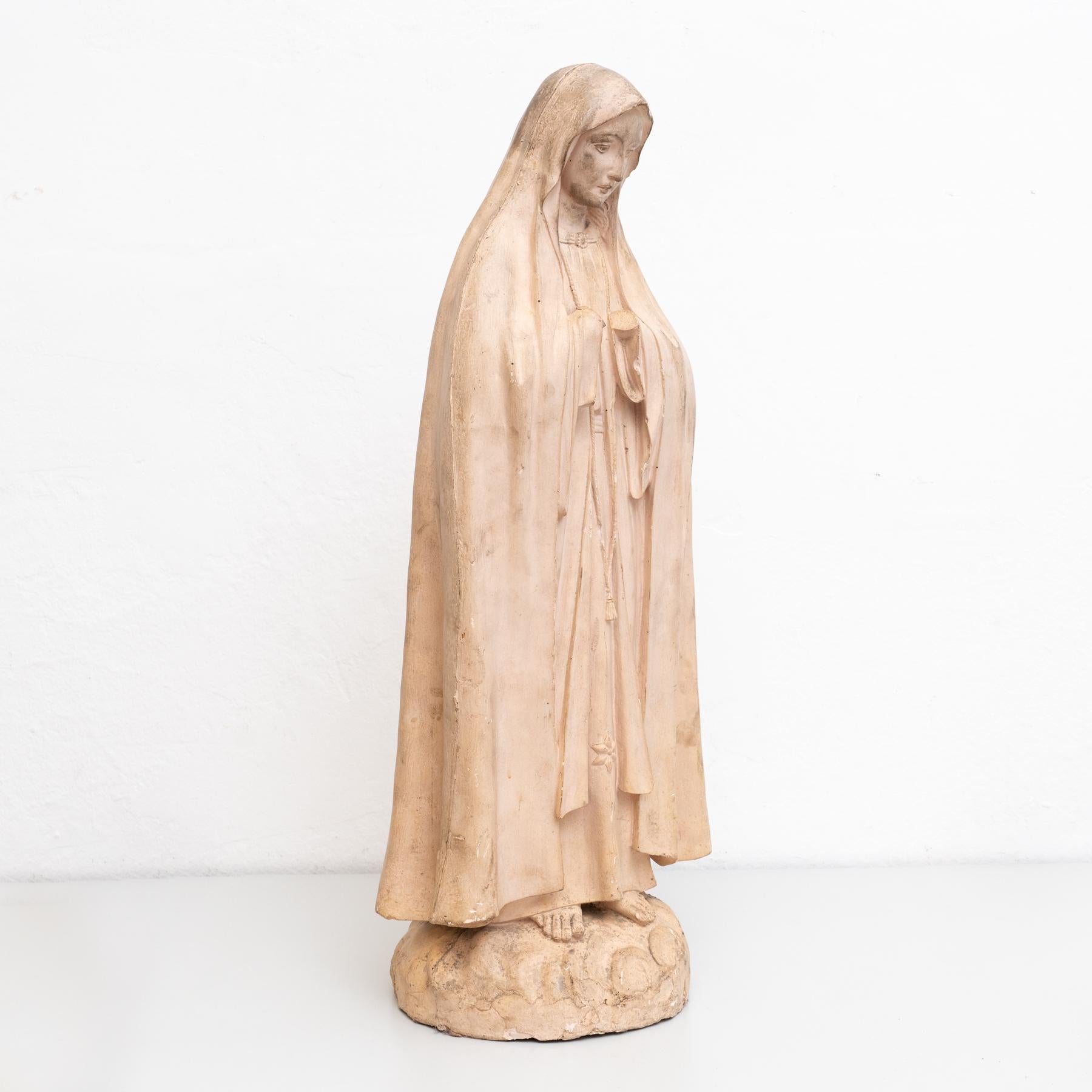 Plaster Virgin Traditional Figure, circa 1950 For Sale 2