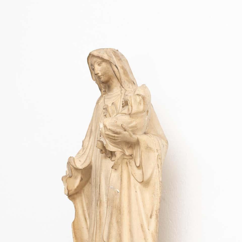Spanish Plaster Virgin Traditional Figure in a Wooden Altar, circa 1940 For Sale