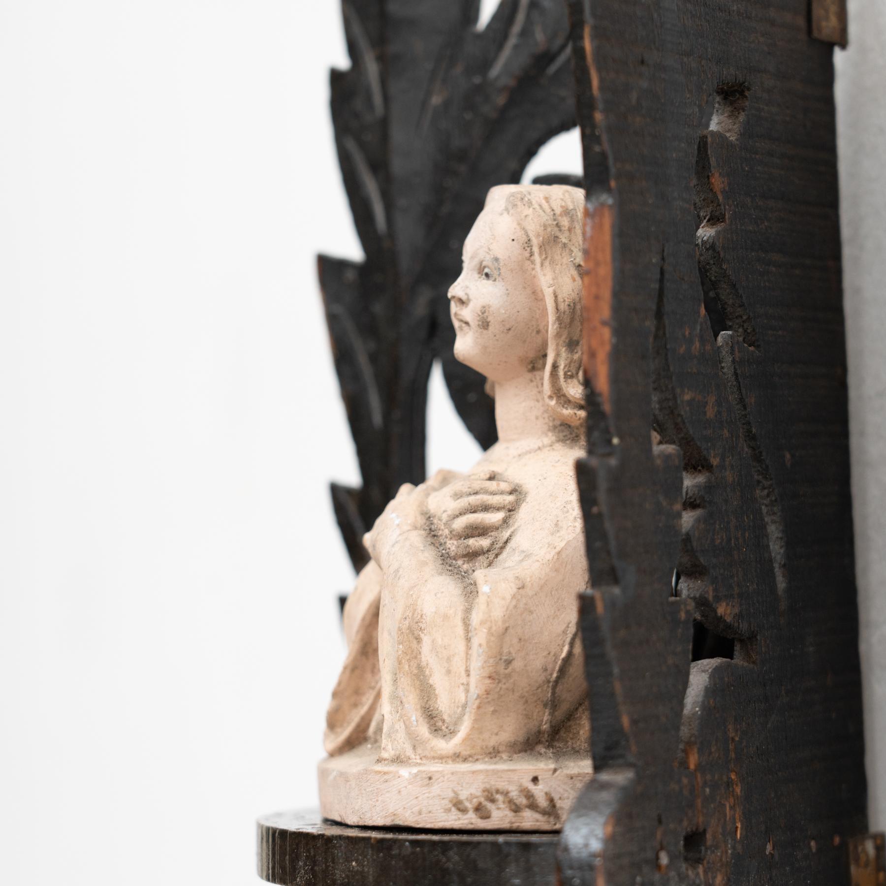 Plaster Virgin Traditional Figure in a Wooden Altar, circa 1950 For Sale 6