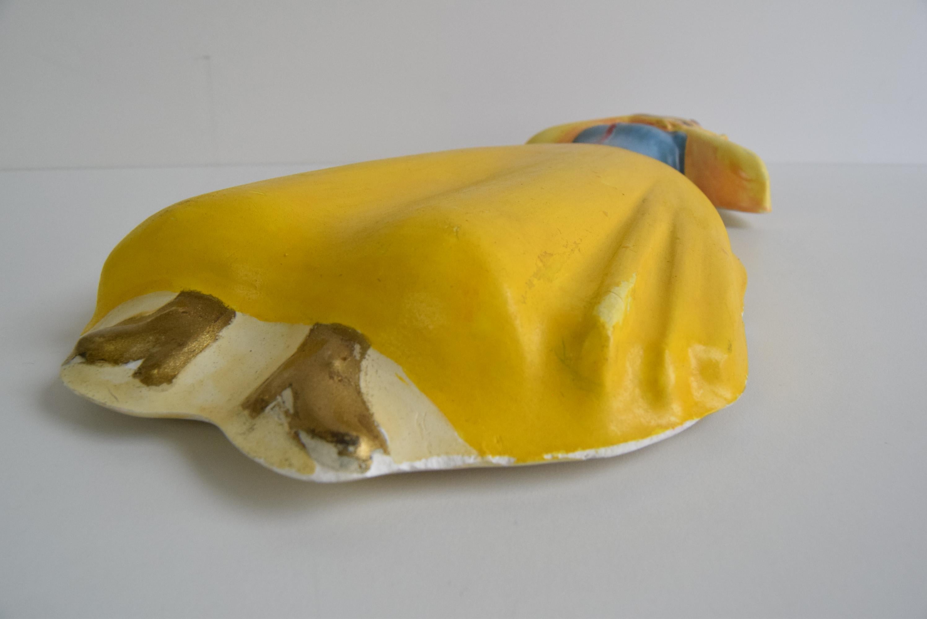 Plaster Wall Sculpture / Snow White, 1950's. For Sale 4