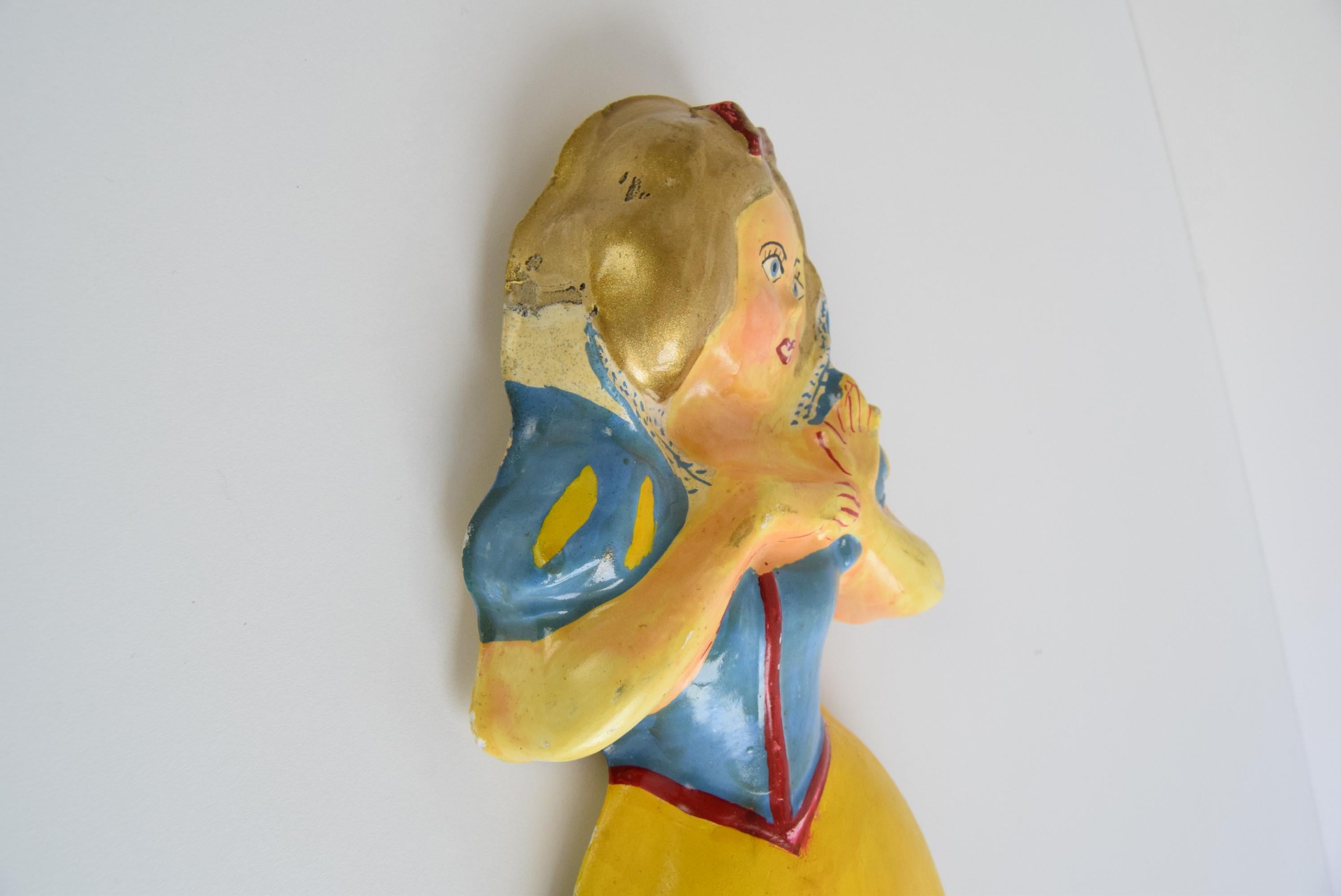 Plaster Wall Sculpture / Snow White, 1950's. In Fair Condition For Sale In Praha, CZ