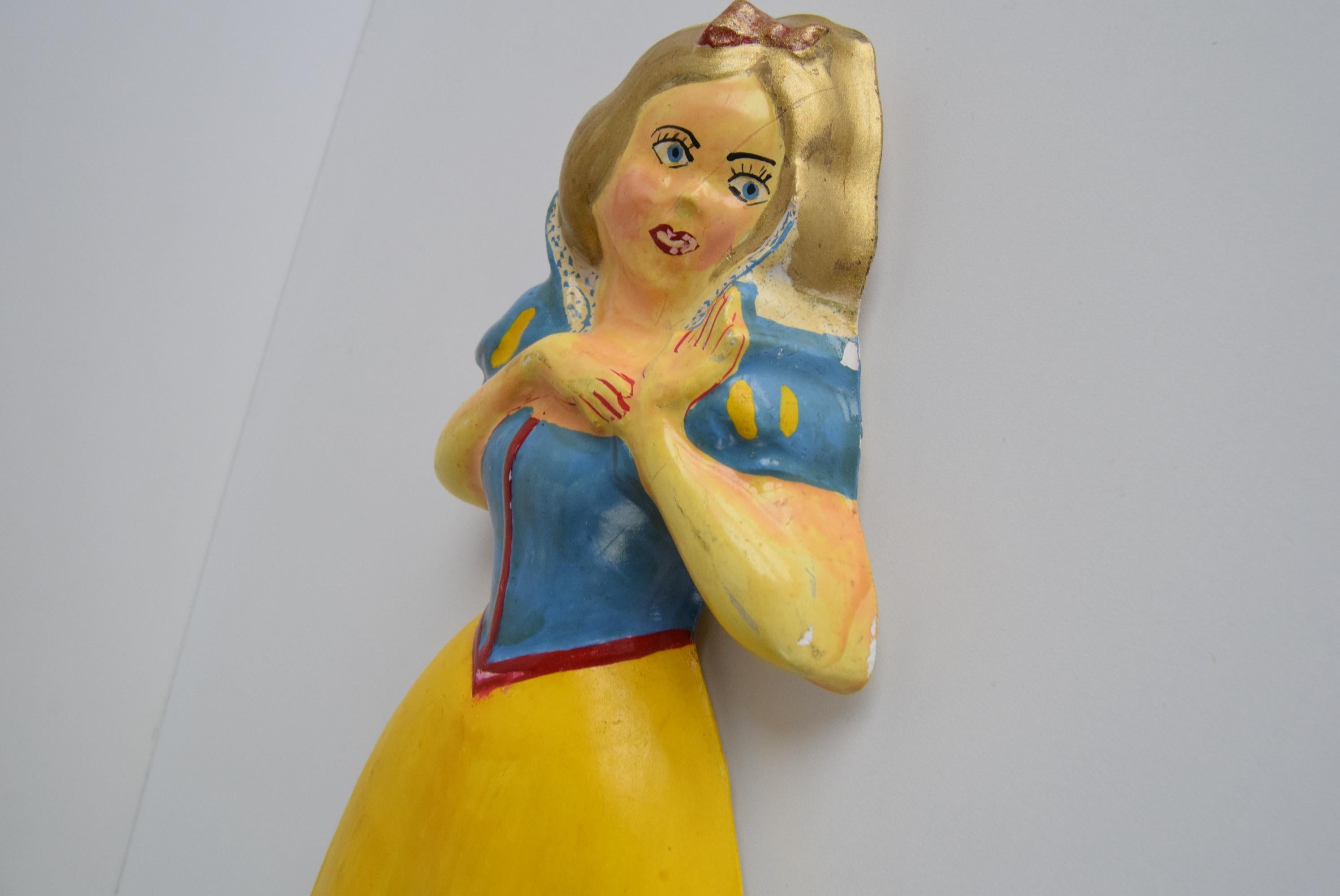 Plaster Wall Sculpture / Snow White, 1950's. For Sale 1