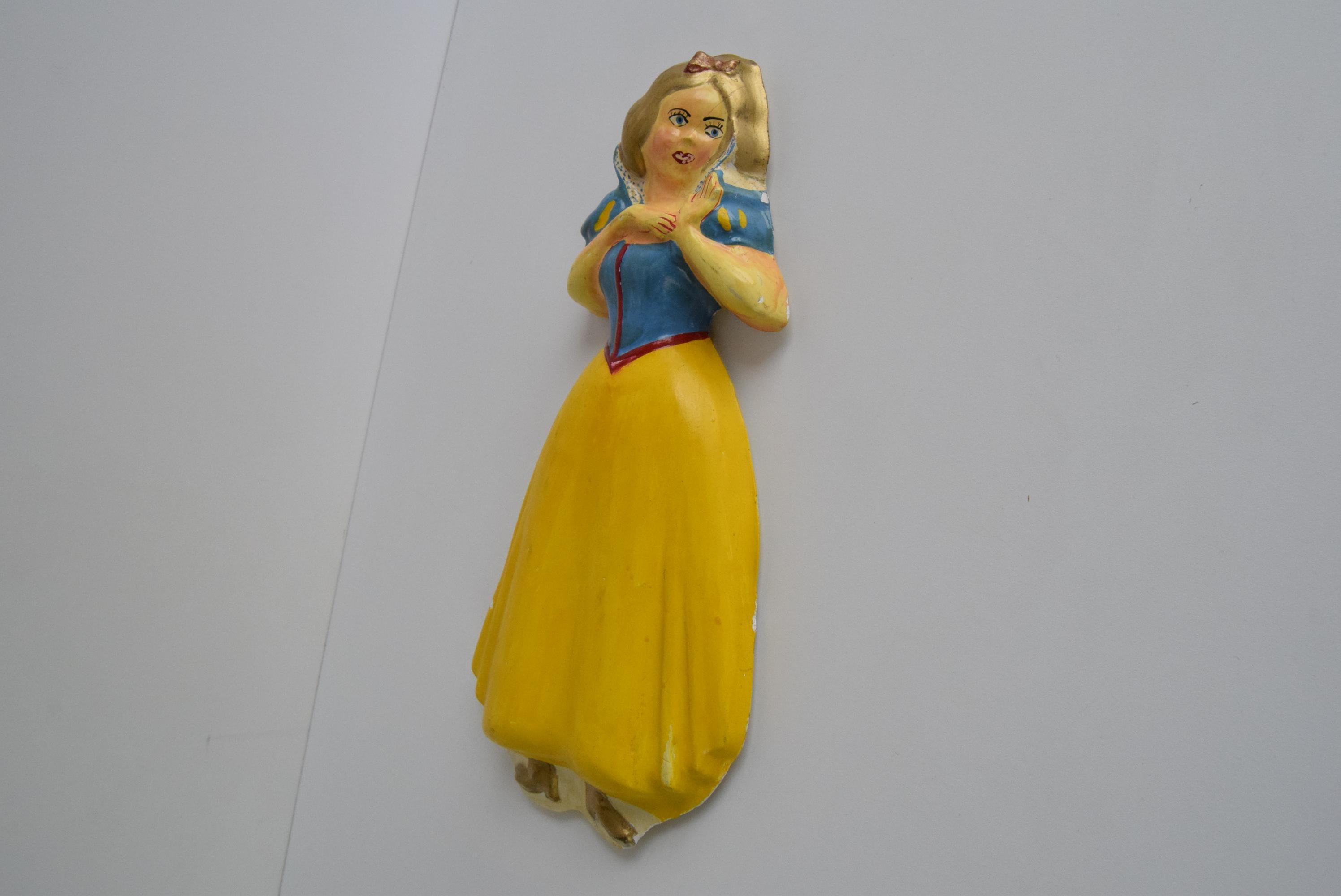 Plaster Wall Sculpture / Snow White, 1950's. For Sale 2