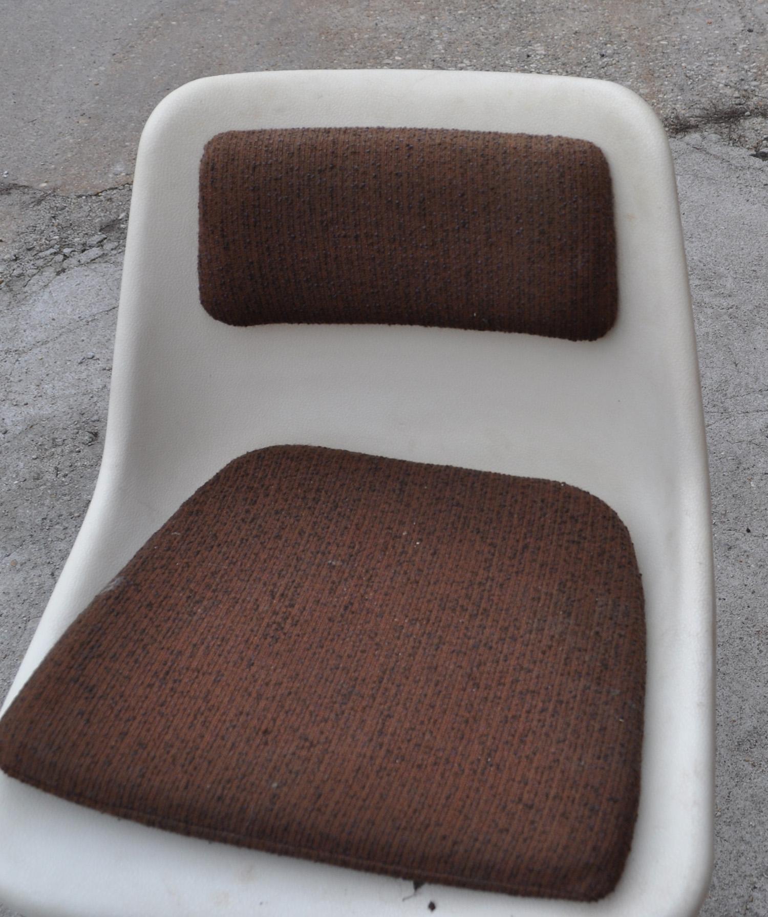 Plastic Chairs 1960s, Pair In Good Condition For Sale In Lábatlan, HU