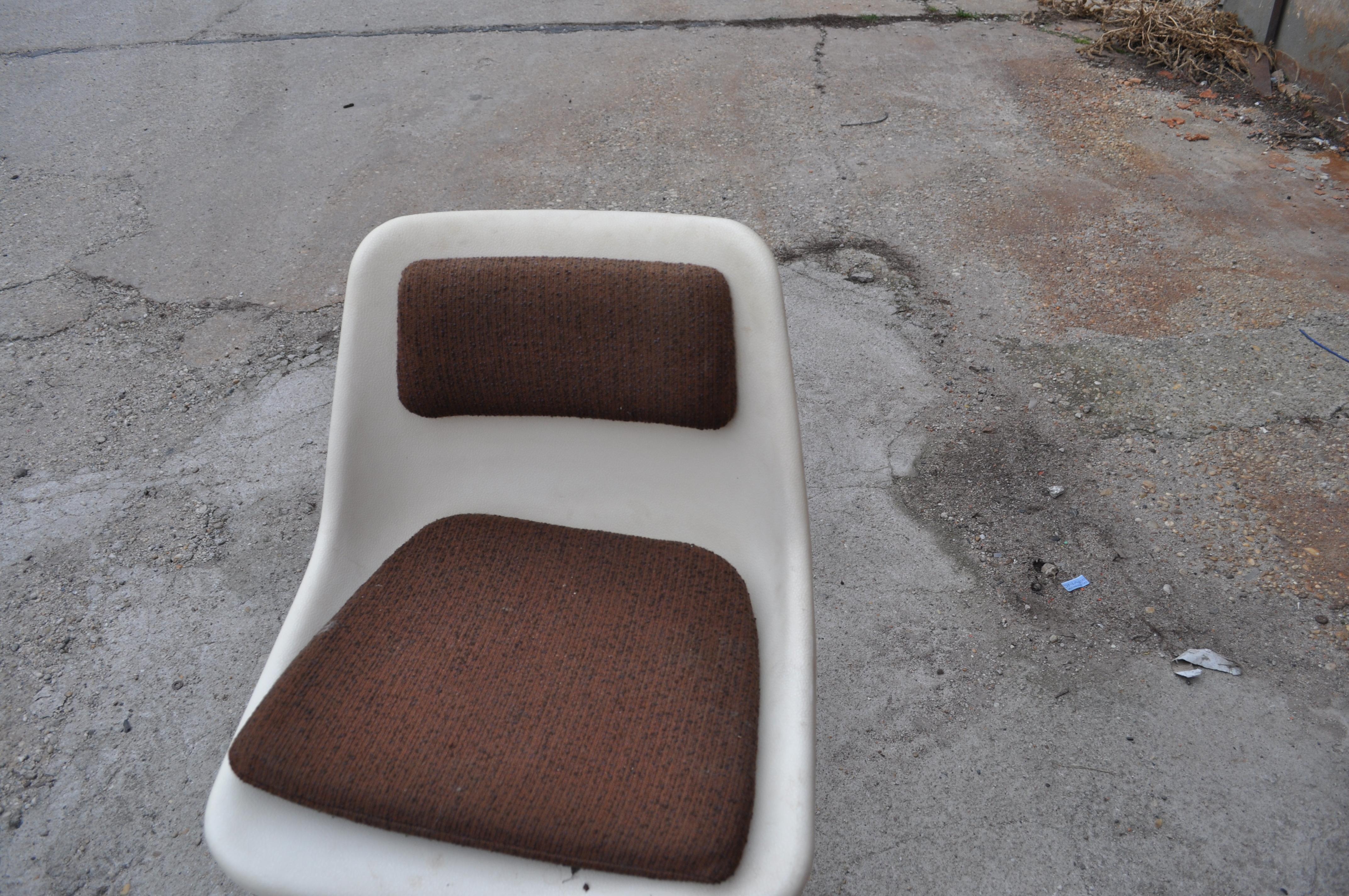 Plastic Chairs 1960s, Pair For Sale 1