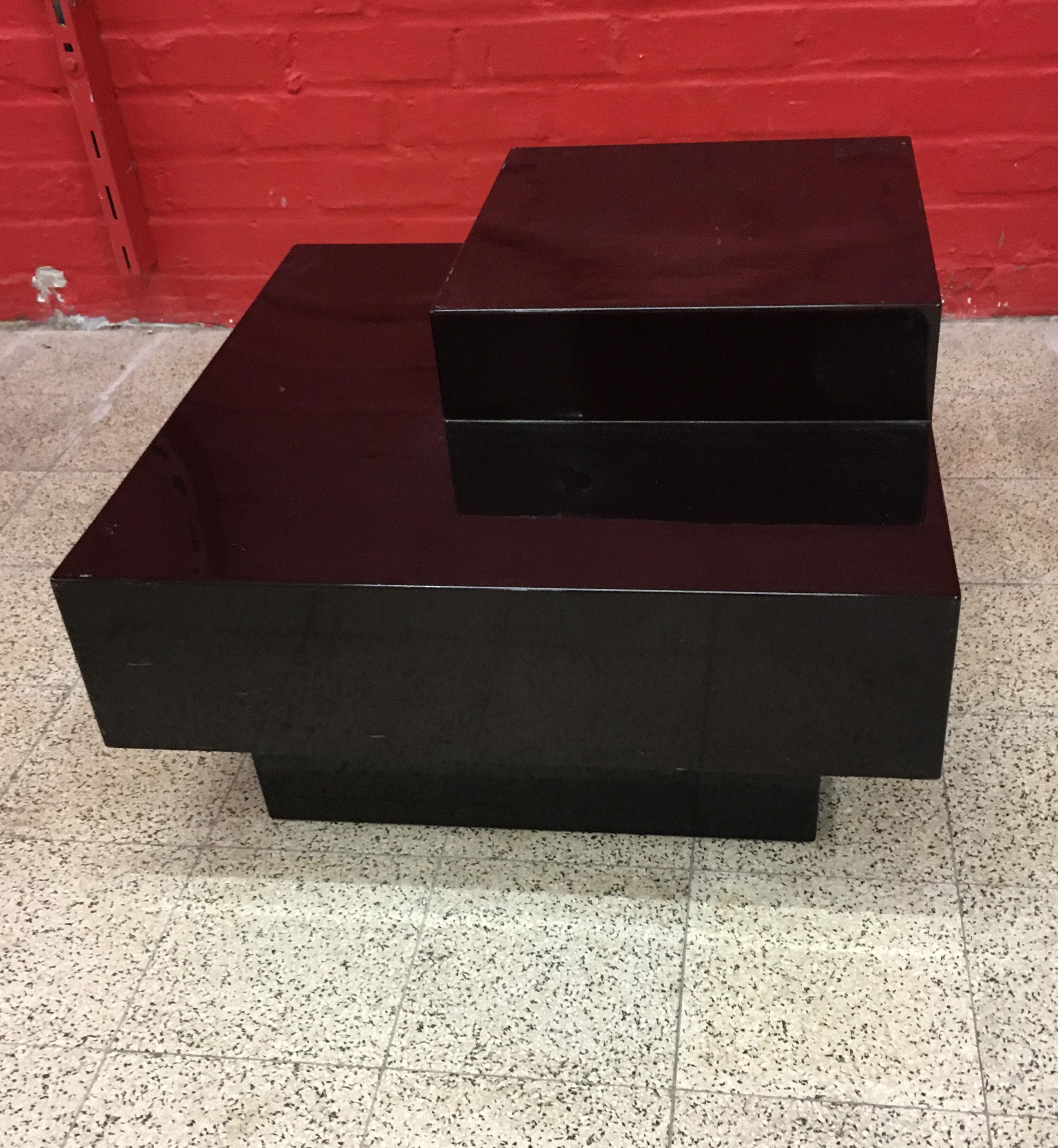 Plastic Coffee Table, circa 1970 In Good Condition For Sale In Saint-Ouen, FR