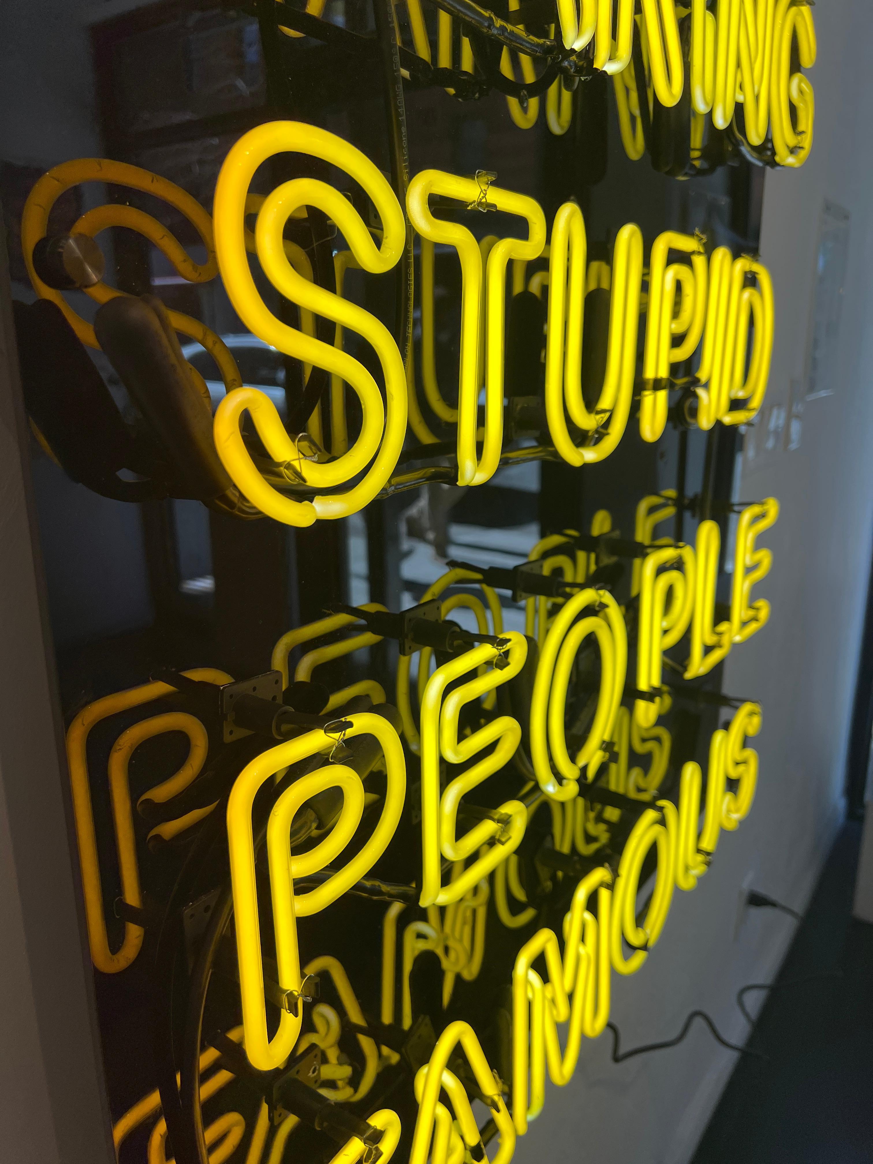 Contemporary AMSPF wall neon sculpture pop art interior Banksy en vente 1