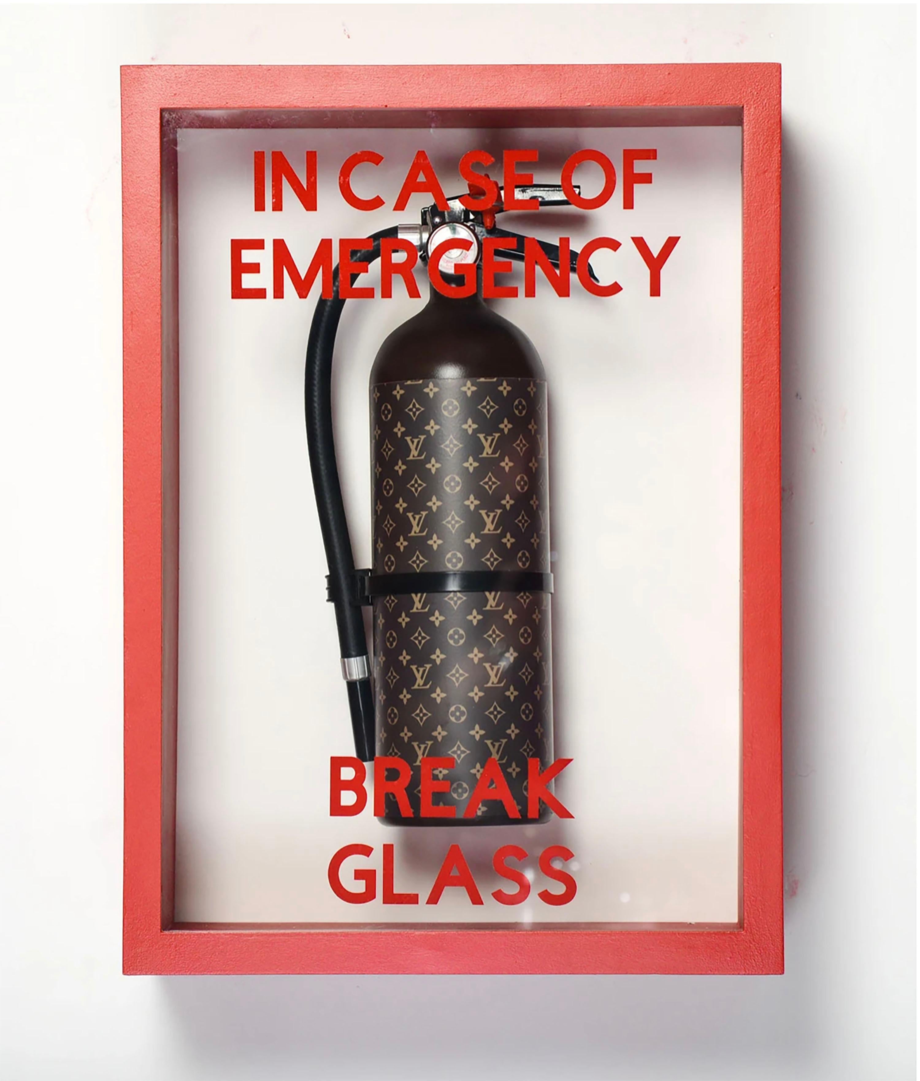 Extintor "En caso de emergencia, rompe el cristal" Edición de Lujo Louis Vuitton - Sculpture de Plastic Jesus