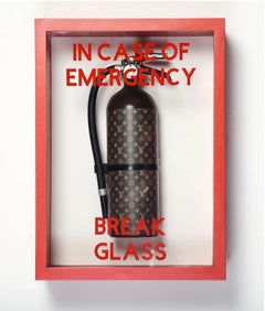 Extintor "En caso de emergencia, rompe el cristal" Edición de Lujo Louis Vuitton