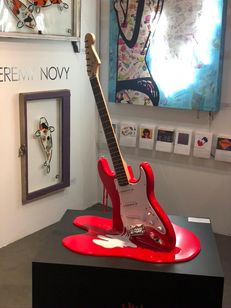 how to draw a fender stratocaster