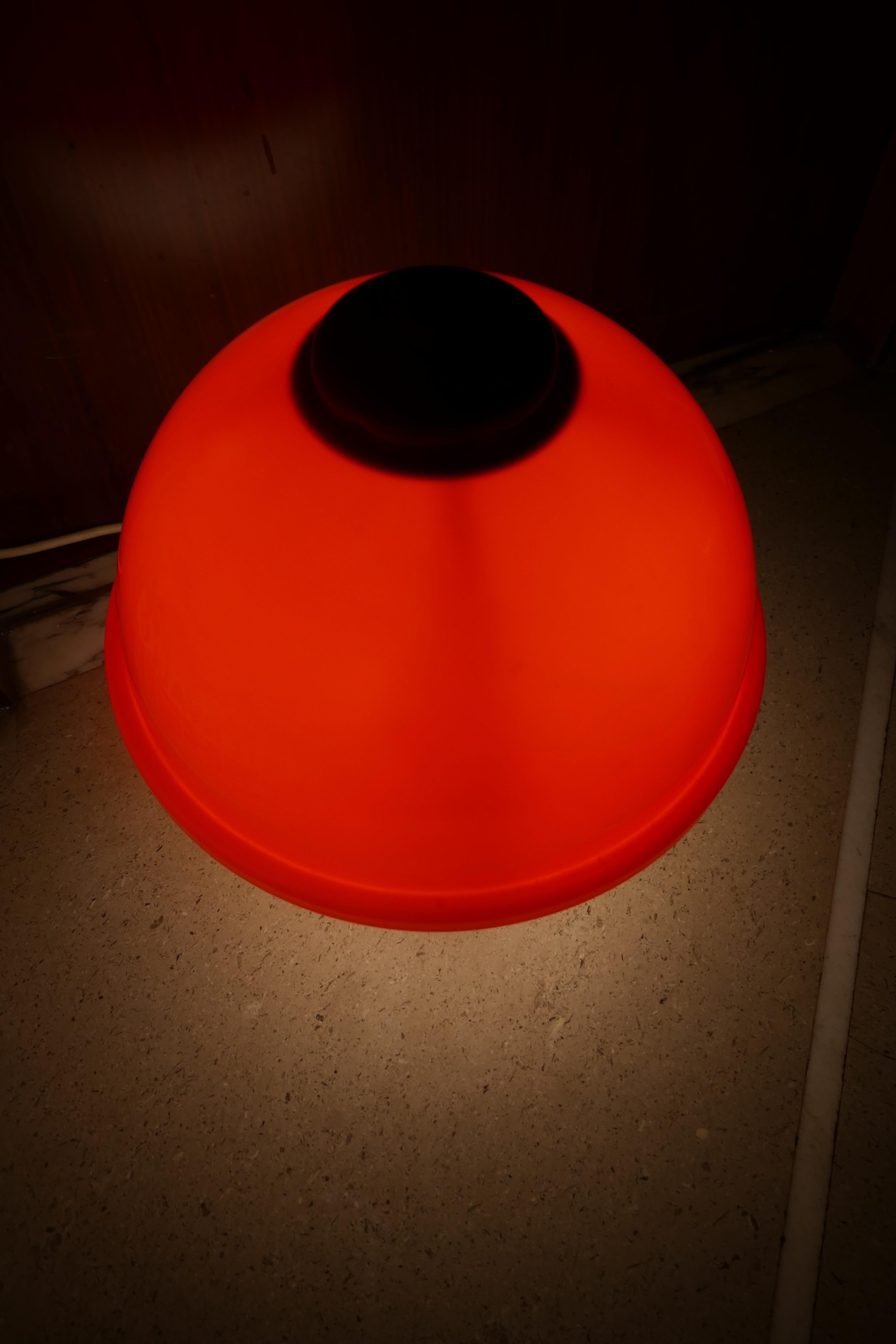 Lampe d'extérieur ou d'intérieur en plastique dans le style Artemide Stilnovo en vente 5