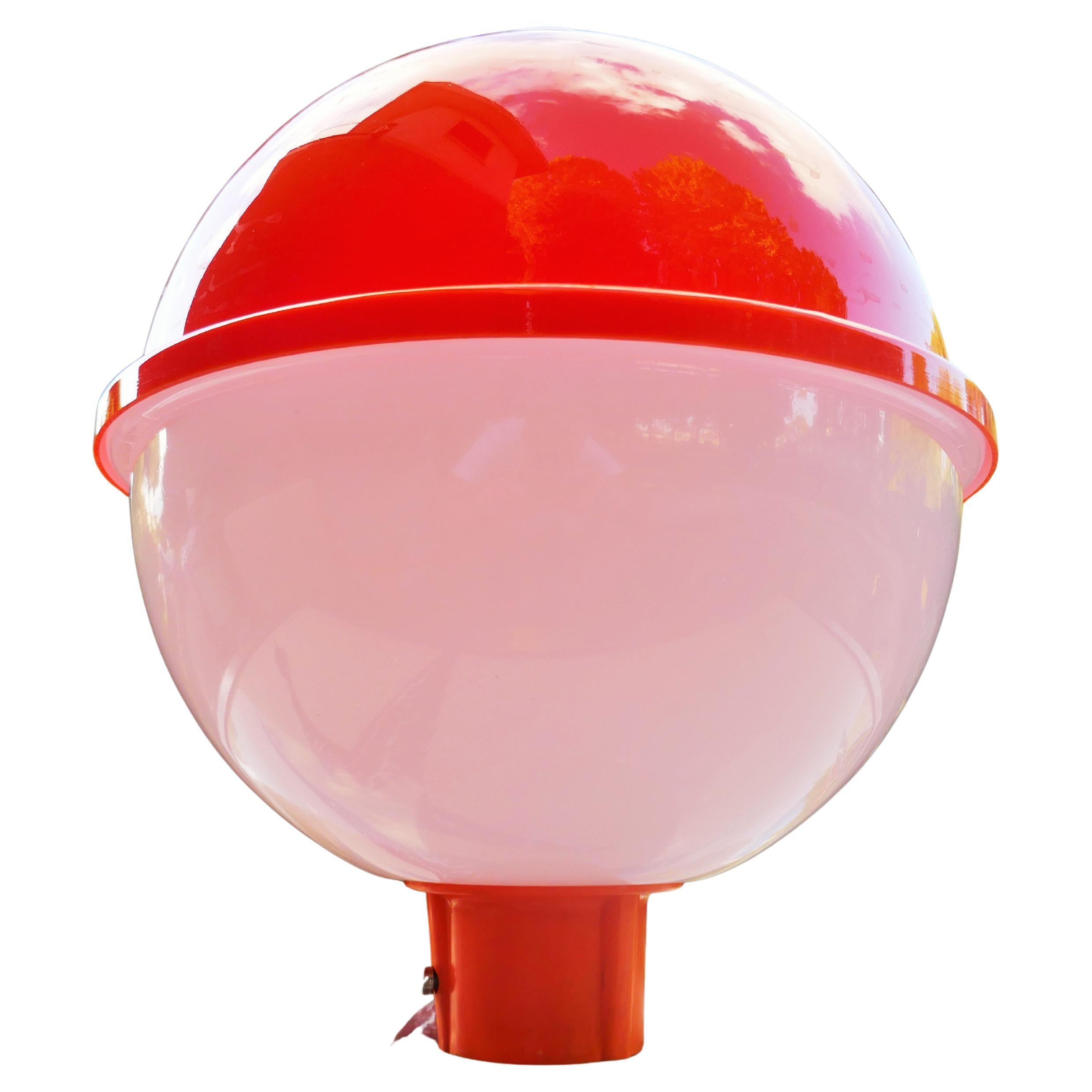 Lampe d'extérieur ou d'intérieur en plastique dans le style Artemide Stilnovo en vente