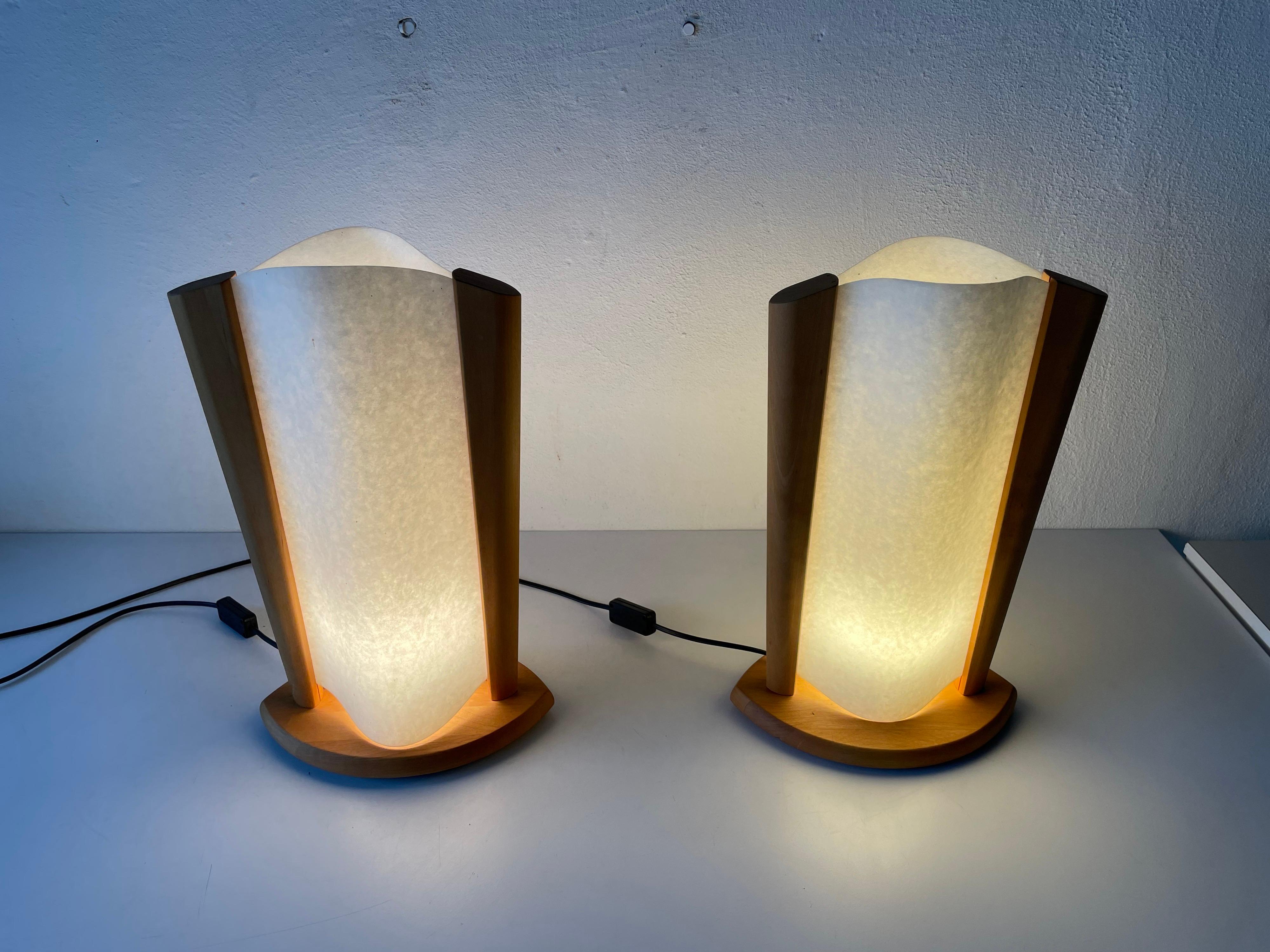 Plastic Paper and Wood Frame Pair of Table Lamps by Domus, 1980s, Italy For Sale 5