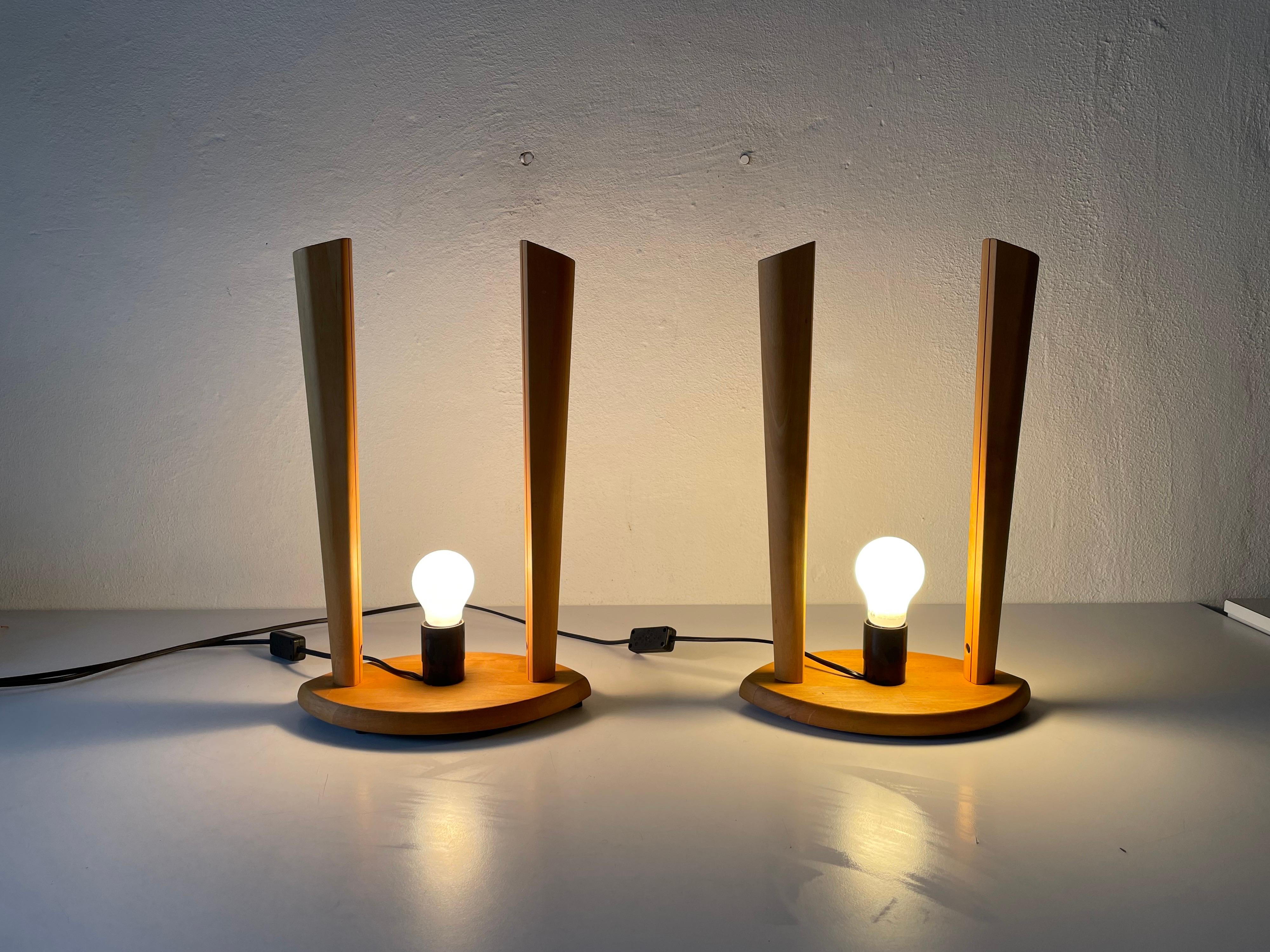Plastic Paper and Wood Frame Pair of Table Lamps by Domus, 1980s, Italy For Sale 11